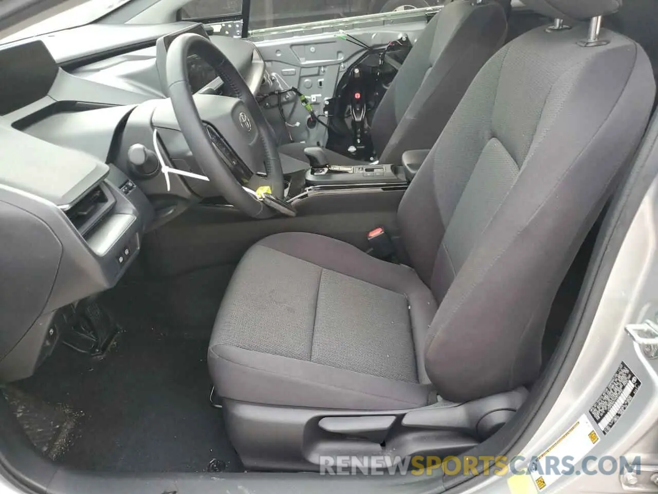 7 Фотография поврежденного автомобиля JTDACAAU1R3018960 TOYOTA PRIUS 2024