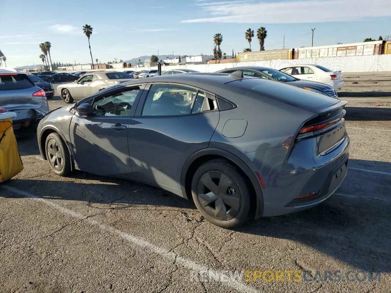 2 Фотография поврежденного автомобиля JTDACAAU1R3045172 TOYOTA PRIUS 2024