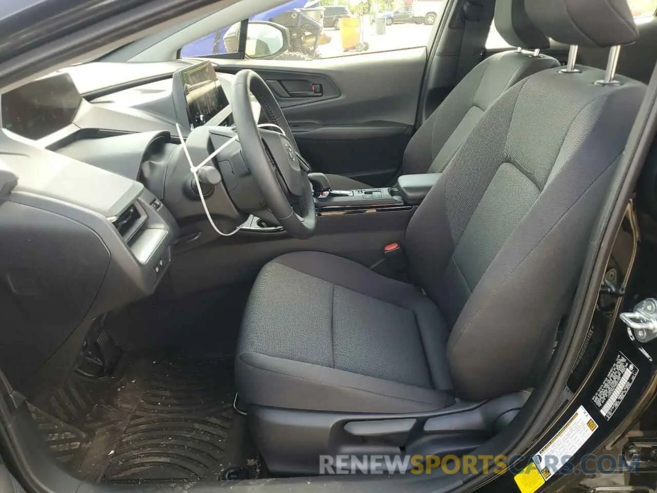 7 Фотография поврежденного автомобиля JTDACAAU1R3047729 TOYOTA PRIUS 2024