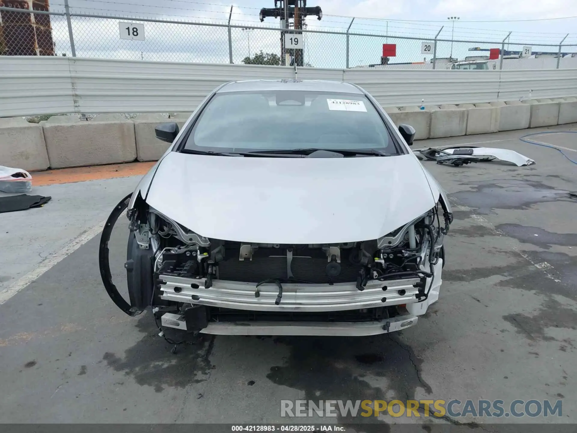 13 Фотография поврежденного автомобиля JTDACAAU2R3019020 TOYOTA PRIUS 2024