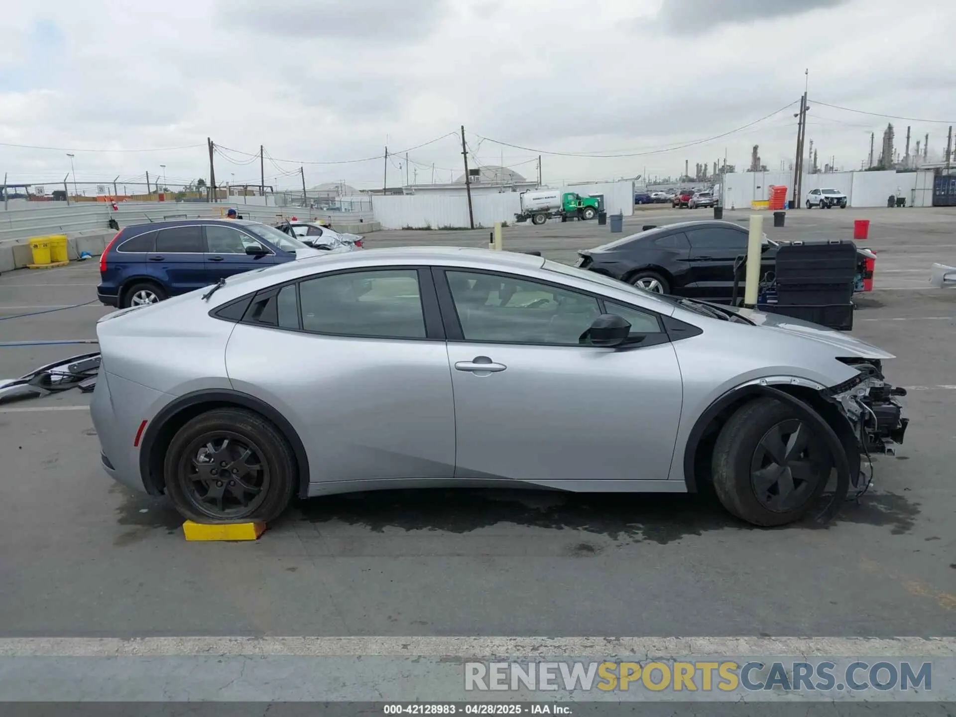14 Фотография поврежденного автомобиля JTDACAAU2R3019020 TOYOTA PRIUS 2024