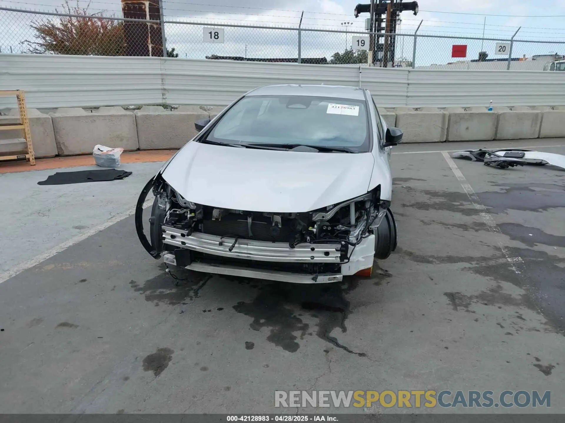6 Фотография поврежденного автомобиля JTDACAAU2R3019020 TOYOTA PRIUS 2024