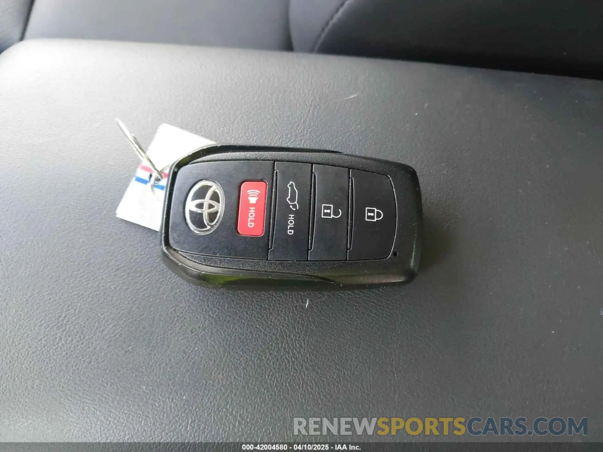 11 Фотография поврежденного автомобиля JTDACAAU2R3020491 TOYOTA PRIUS 2024