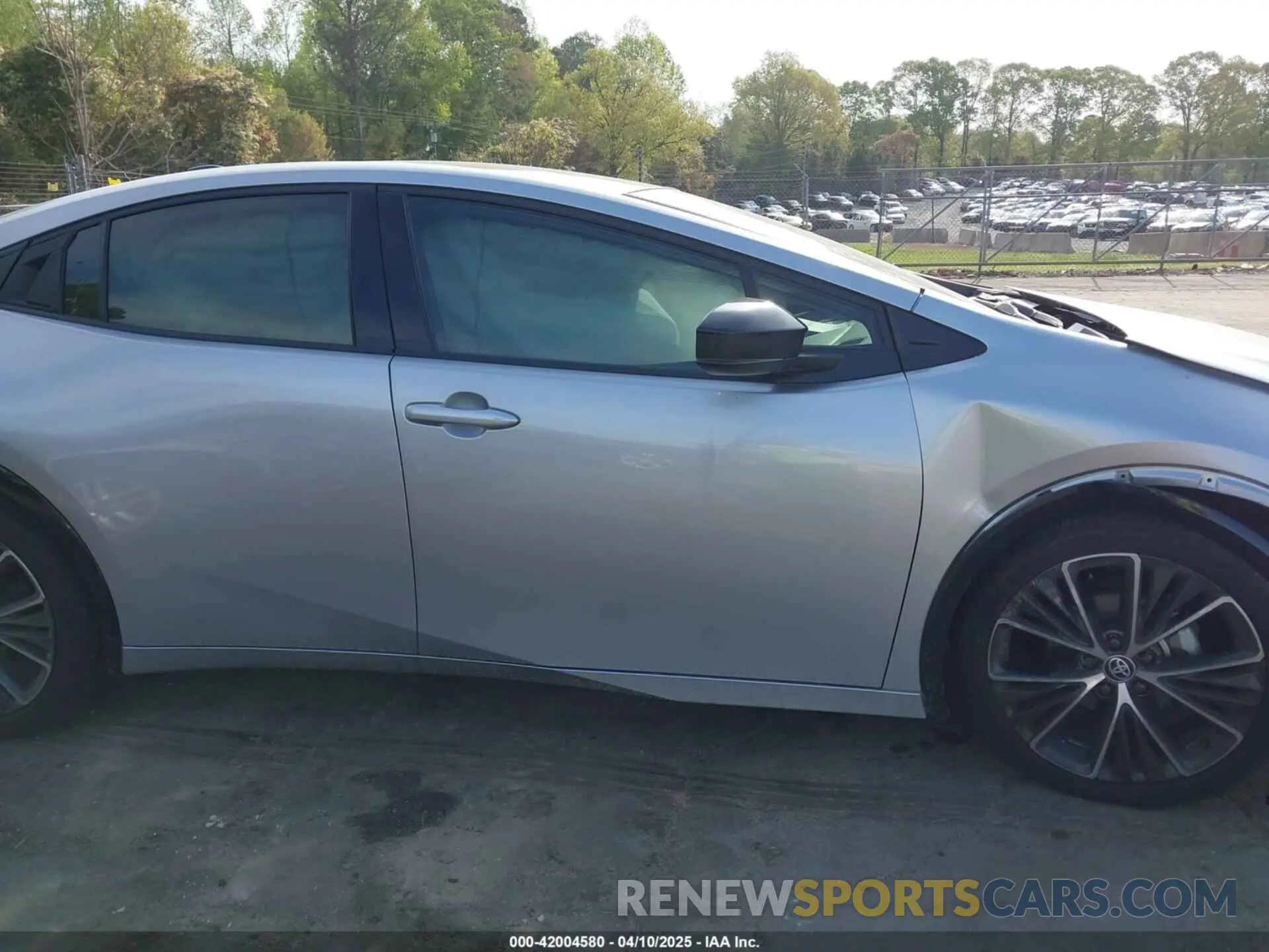 13 Фотография поврежденного автомобиля JTDACAAU2R3020491 TOYOTA PRIUS 2024