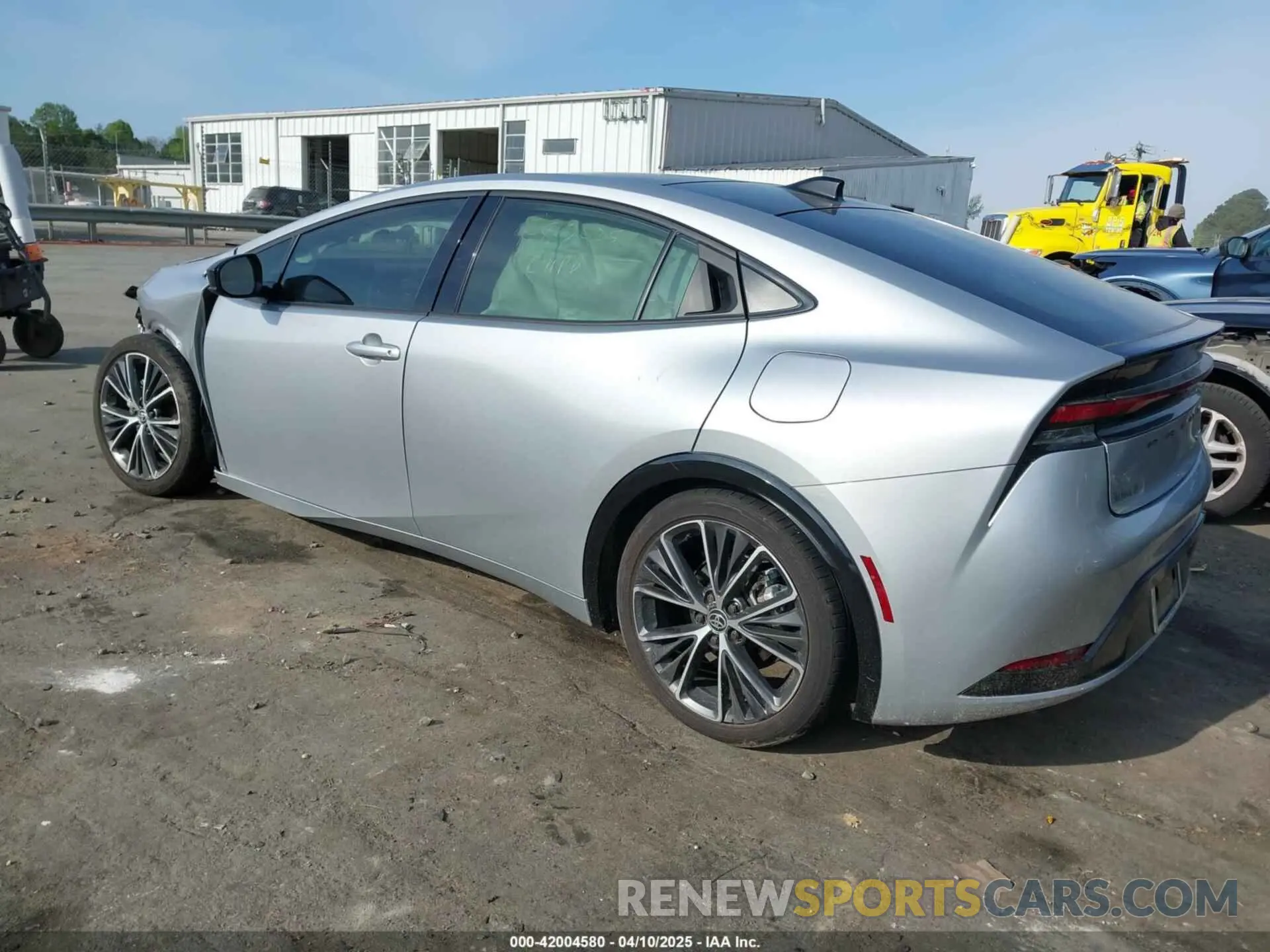 3 Фотография поврежденного автомобиля JTDACAAU2R3020491 TOYOTA PRIUS 2024