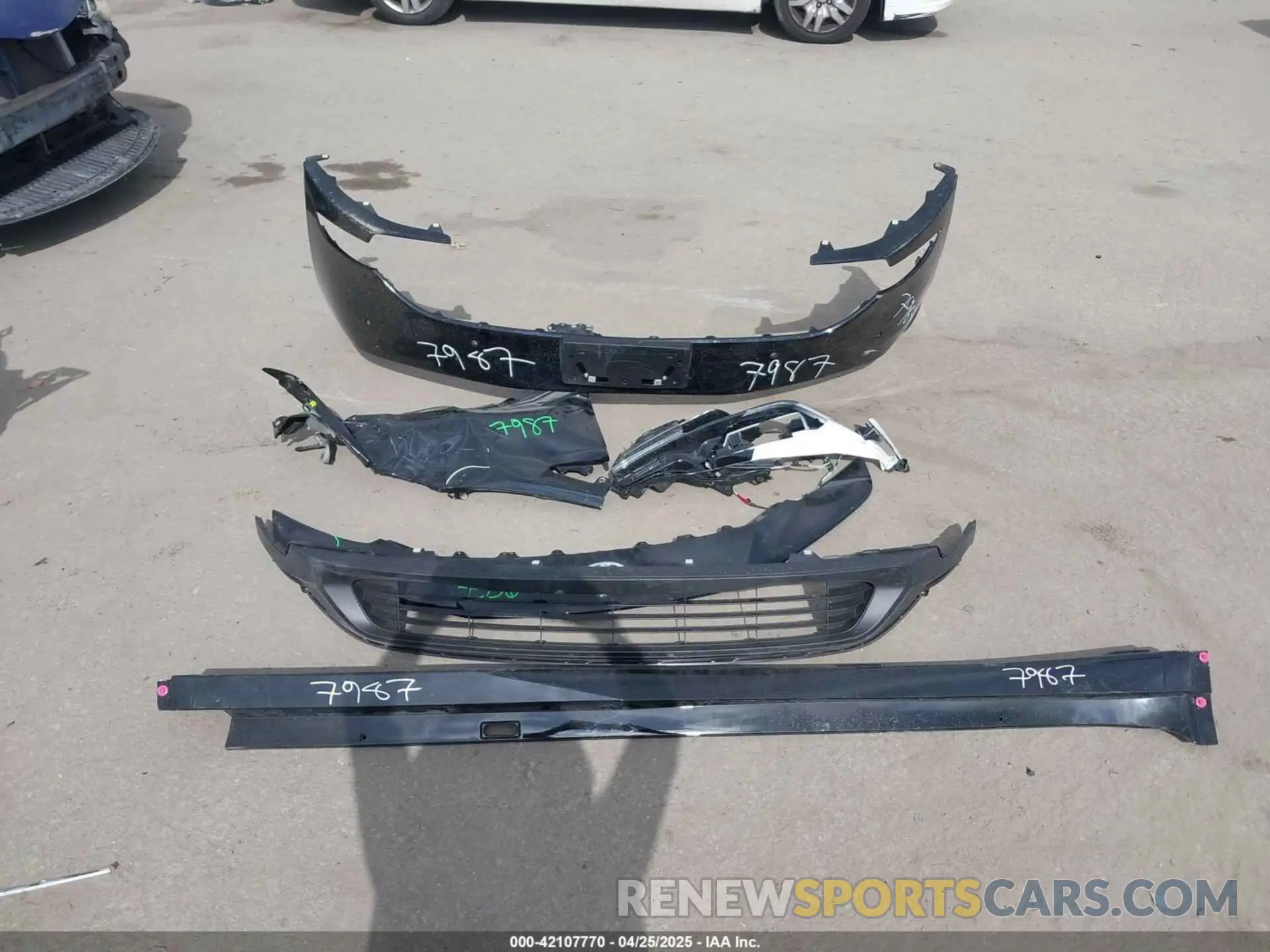 12 Фотография поврежденного автомобиля JTDACAAU2R3046380 TOYOTA PRIUS 2024