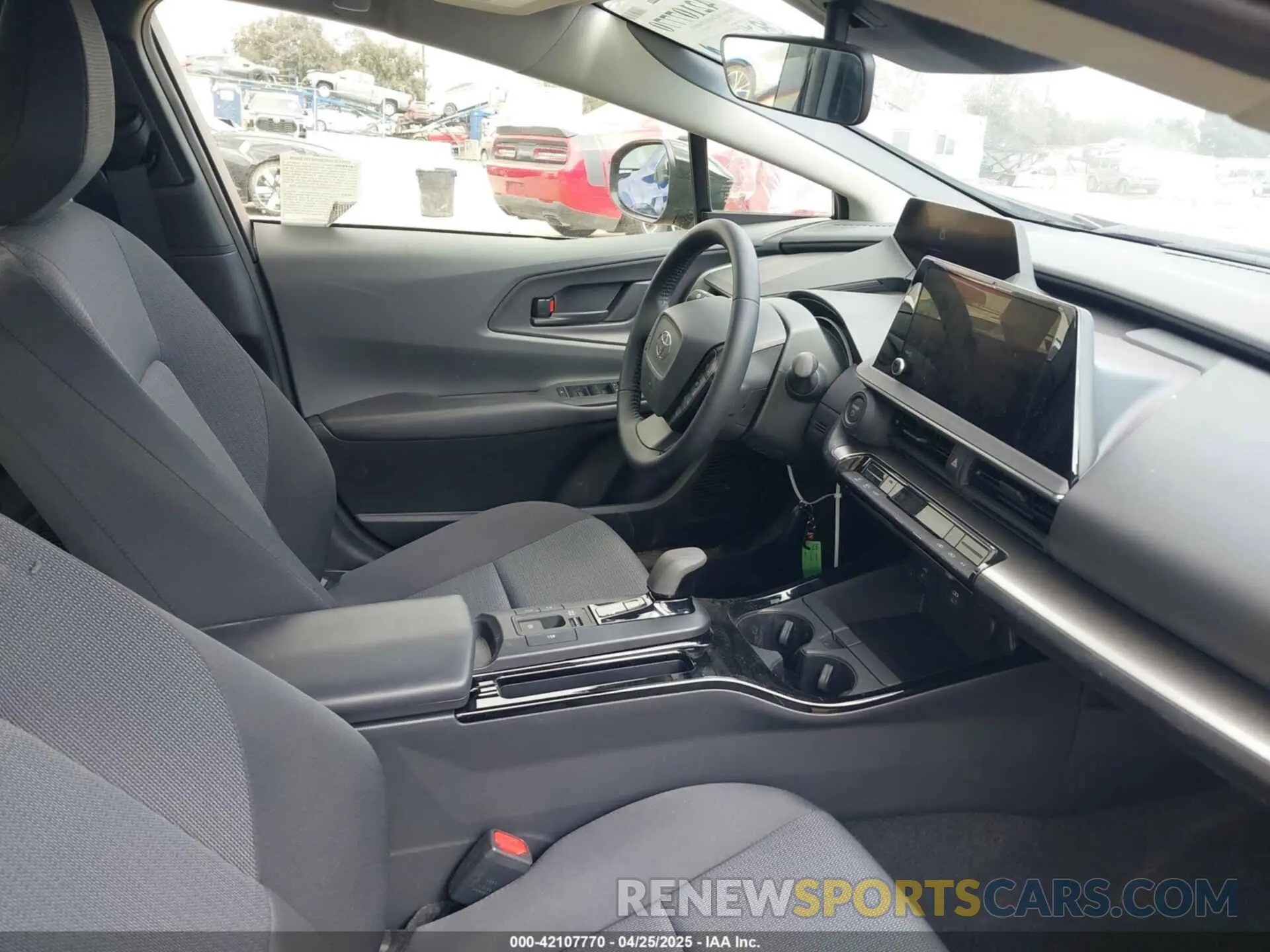 5 Фотография поврежденного автомобиля JTDACAAU2R3046380 TOYOTA PRIUS 2024