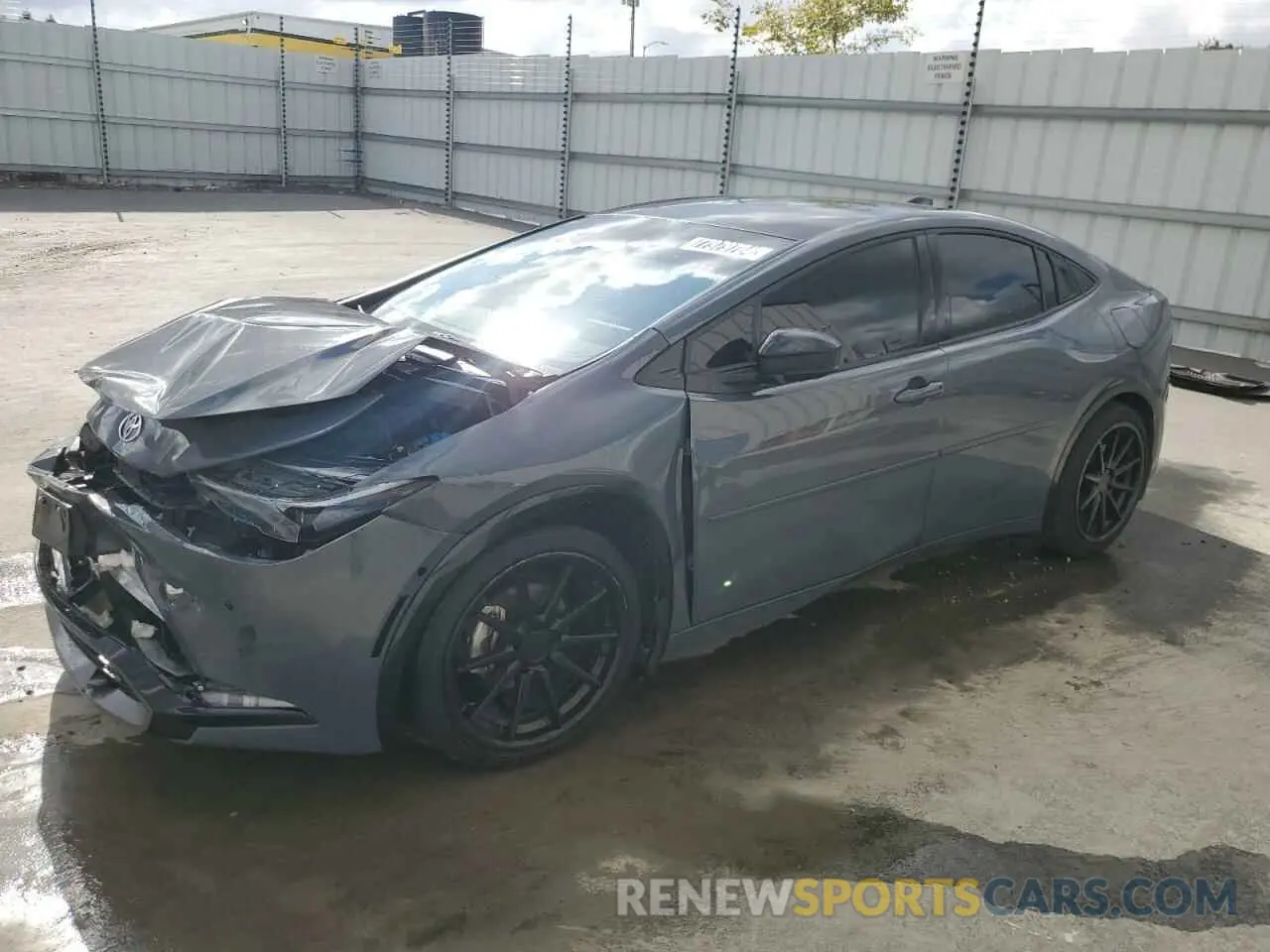 1 Фотография поврежденного автомобиля JTDACAAU4R3021240 TOYOTA PRIUS 2024