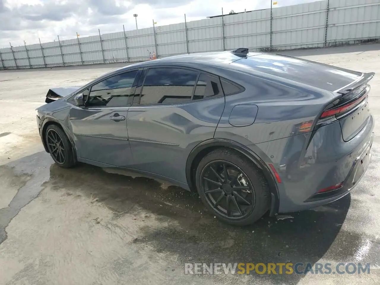 2 Фотография поврежденного автомобиля JTDACAAU4R3021240 TOYOTA PRIUS 2024