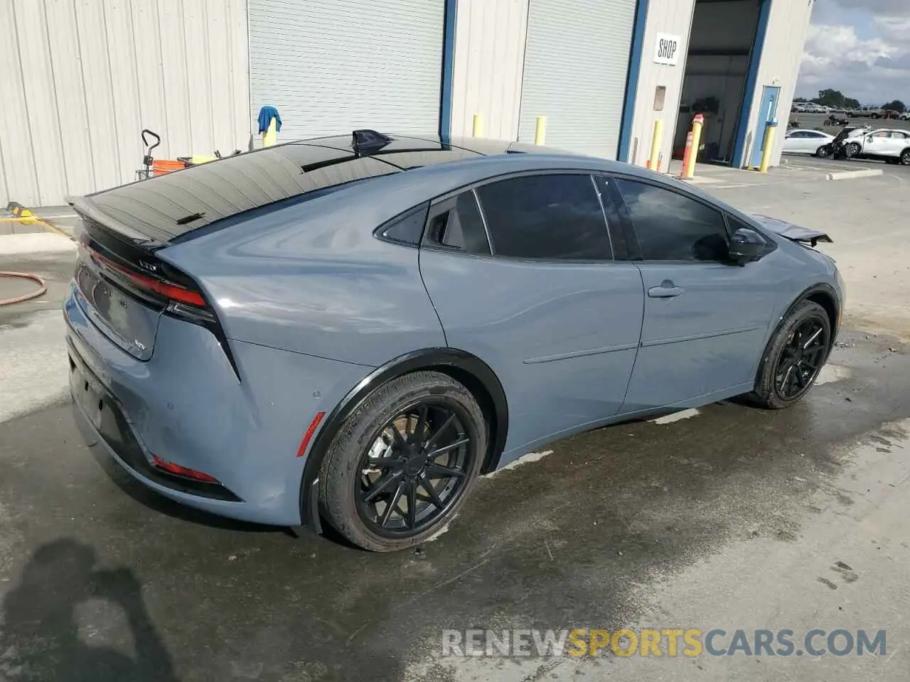 3 Фотография поврежденного автомобиля JTDACAAU4R3021240 TOYOTA PRIUS 2024