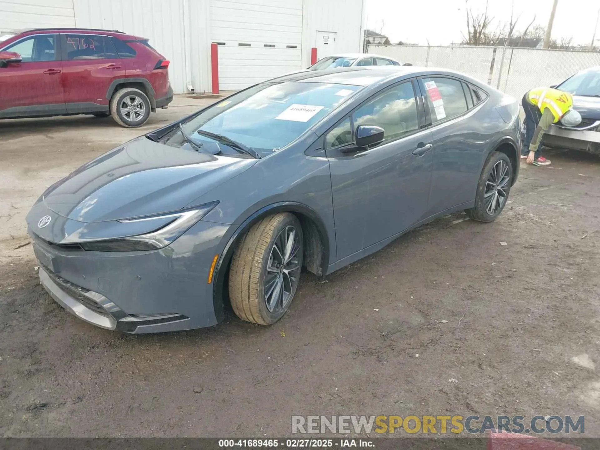 2 Фотография поврежденного автомобиля JTDACAAU4R3035056 TOYOTA PRIUS 2024