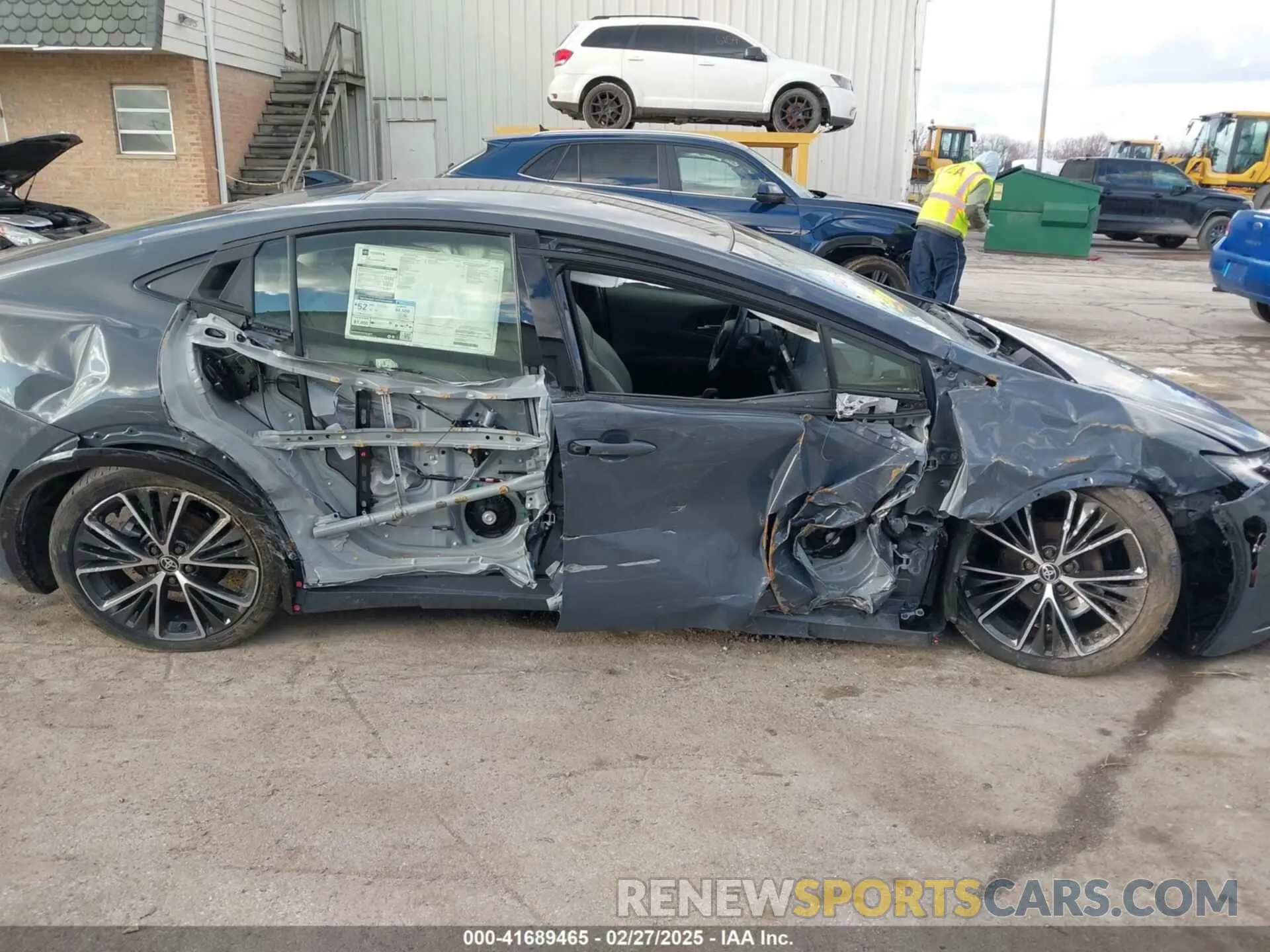6 Фотография поврежденного автомобиля JTDACAAU4R3035056 TOYOTA PRIUS 2024
