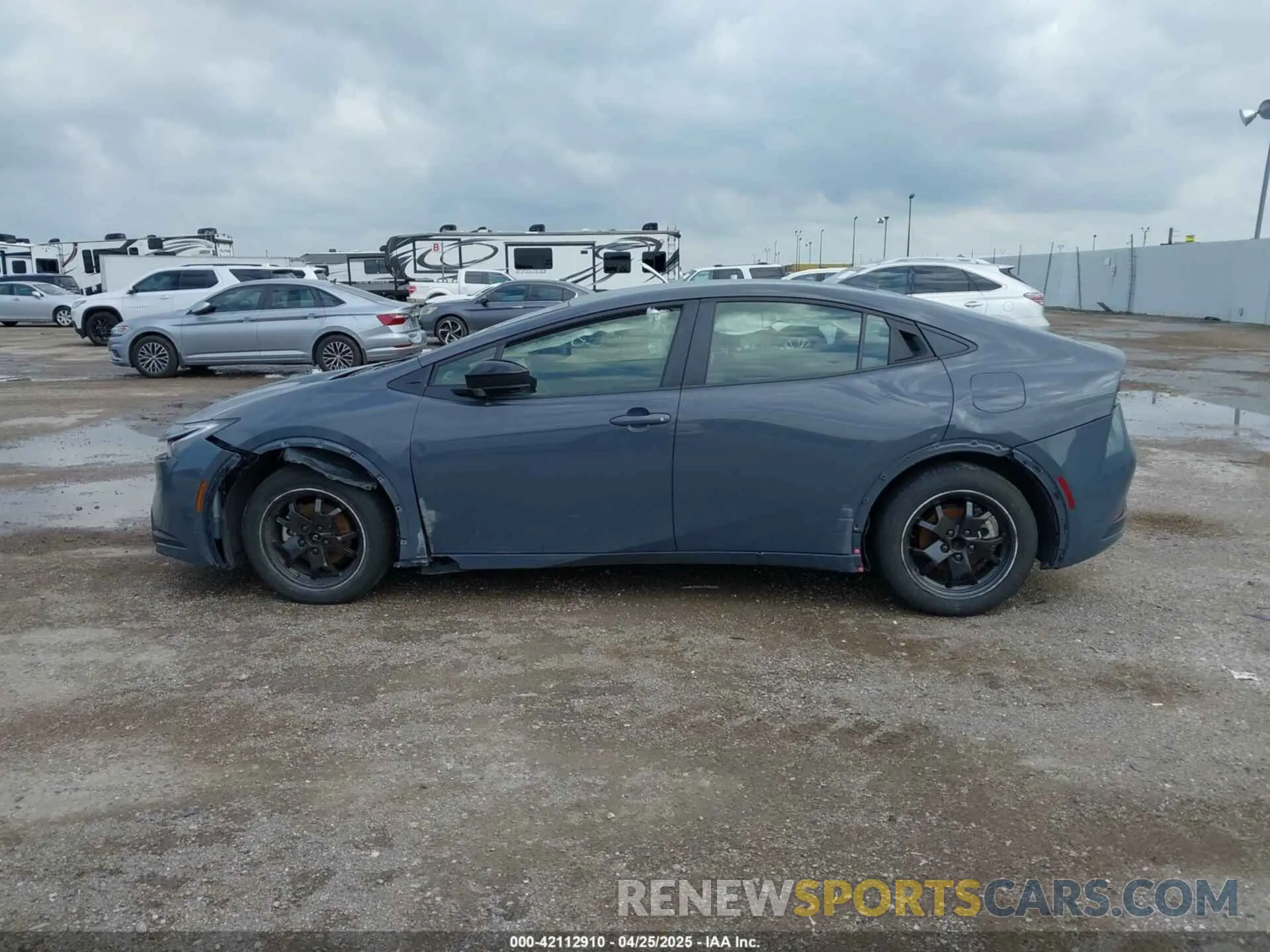 13 Фотография поврежденного автомобиля JTDACAAU5R3032263 TOYOTA PRIUS 2024