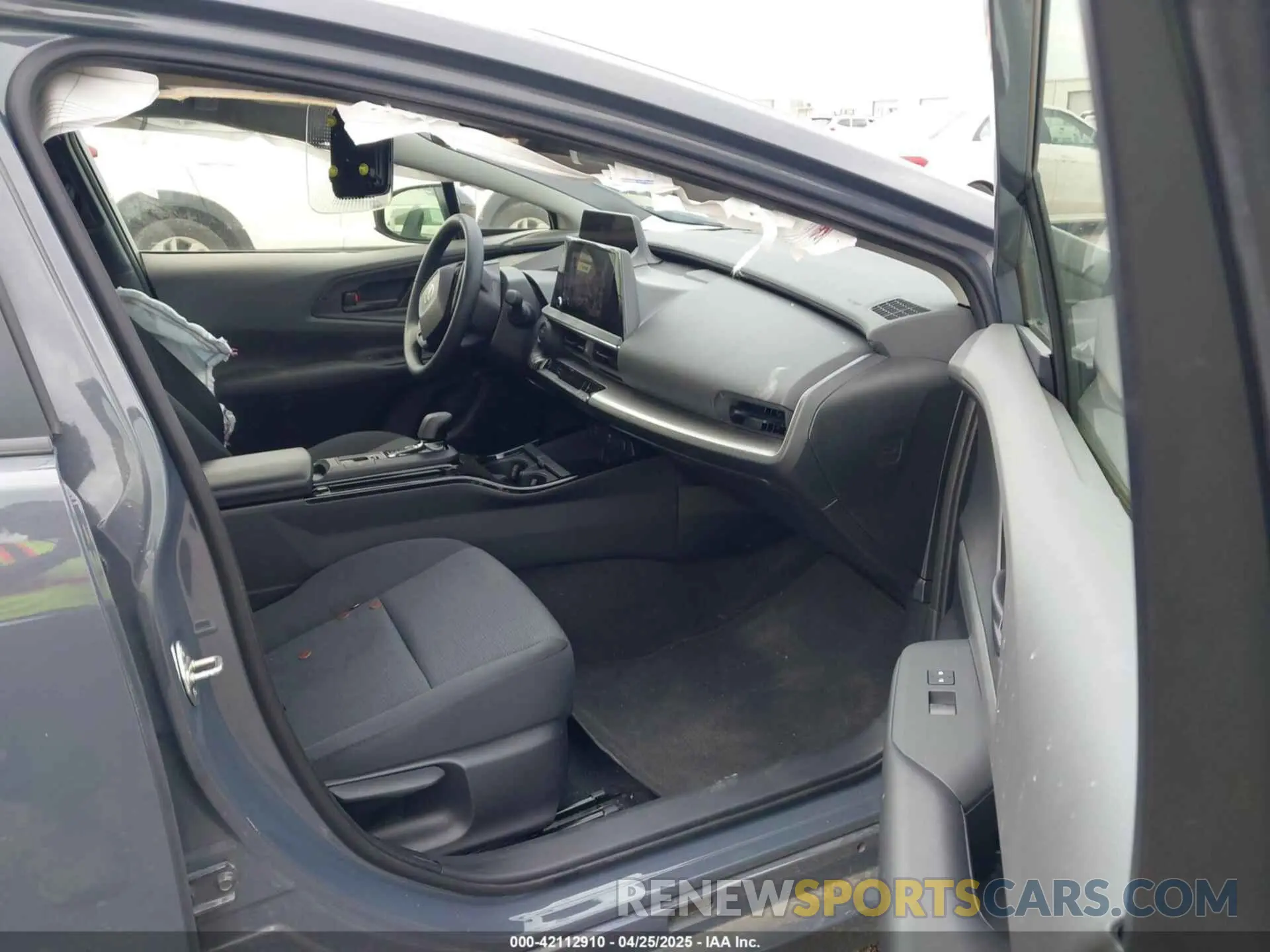 5 Фотография поврежденного автомобиля JTDACAAU5R3032263 TOYOTA PRIUS 2024