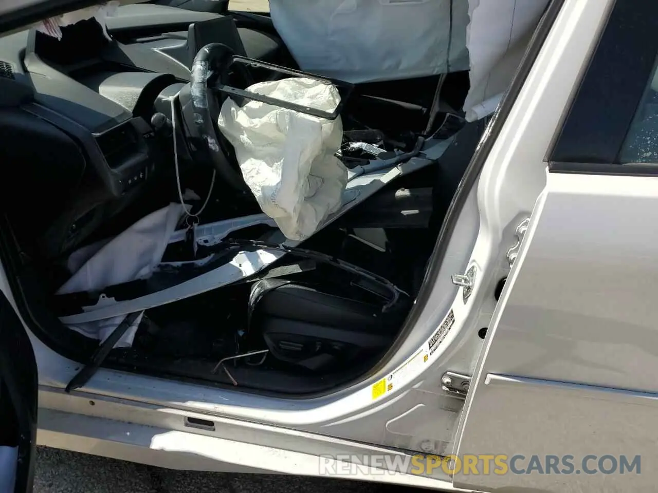 7 Фотография поврежденного автомобиля JTDACAAU5R3032912 TOYOTA PRIUS 2024