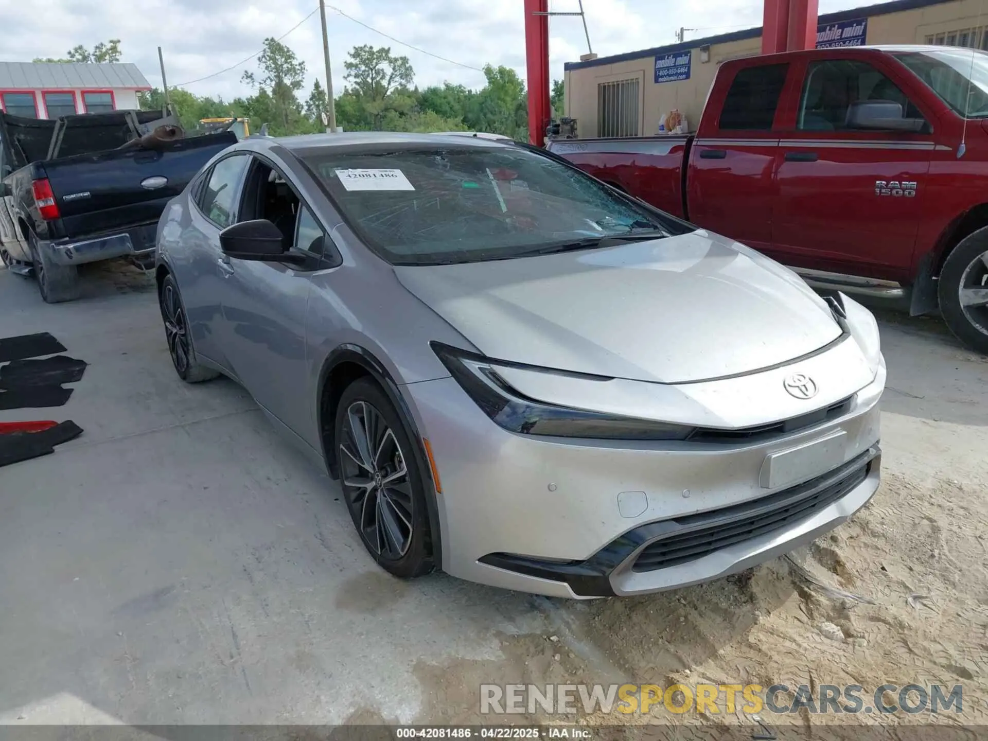1 Фотография поврежденного автомобиля JTDACAAU6R3018629 TOYOTA PRIUS 2024
