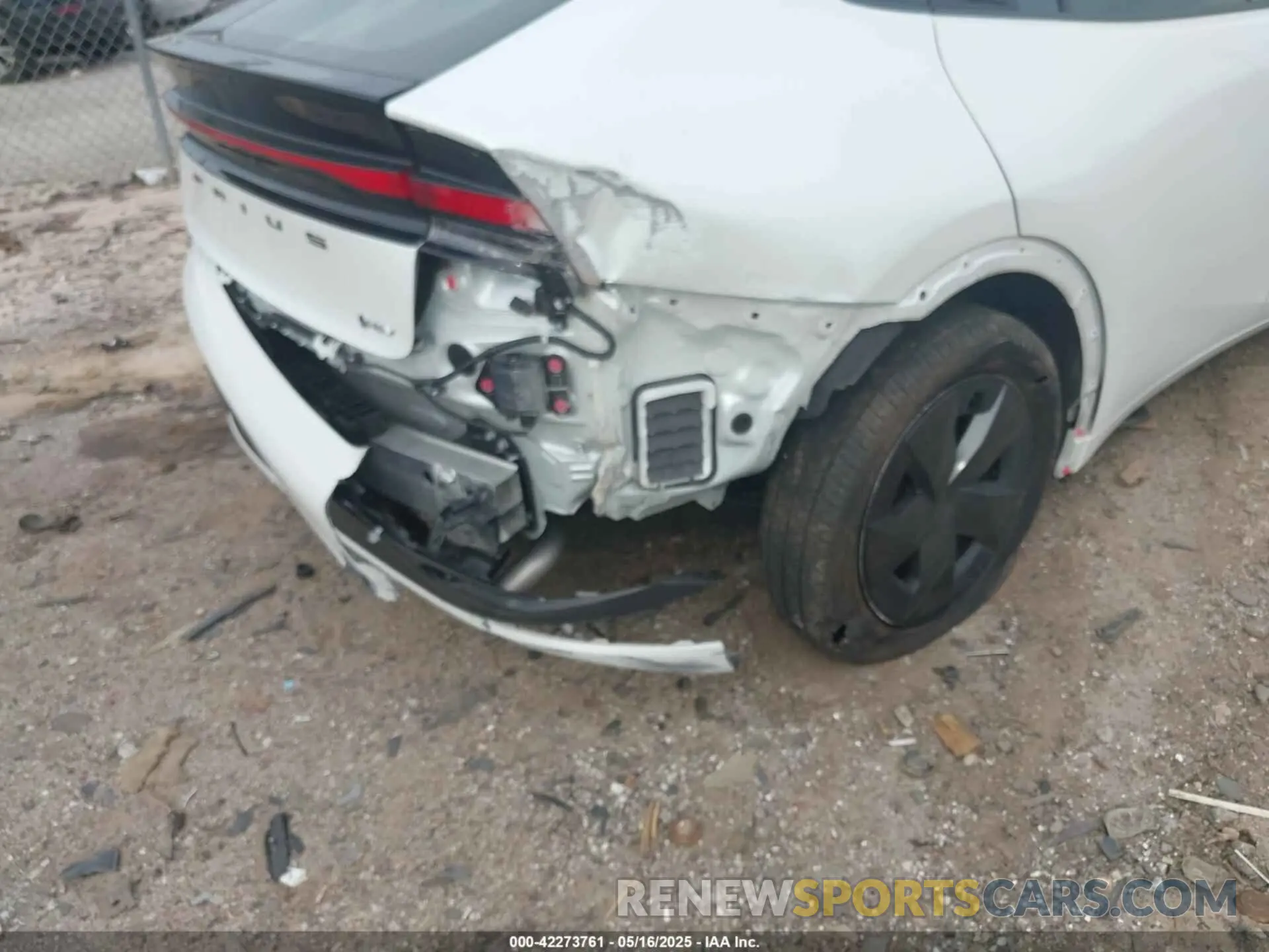 6 Фотография поврежденного автомобиля JTDACAAU6R3038069 TOYOTA PRIUS 2024