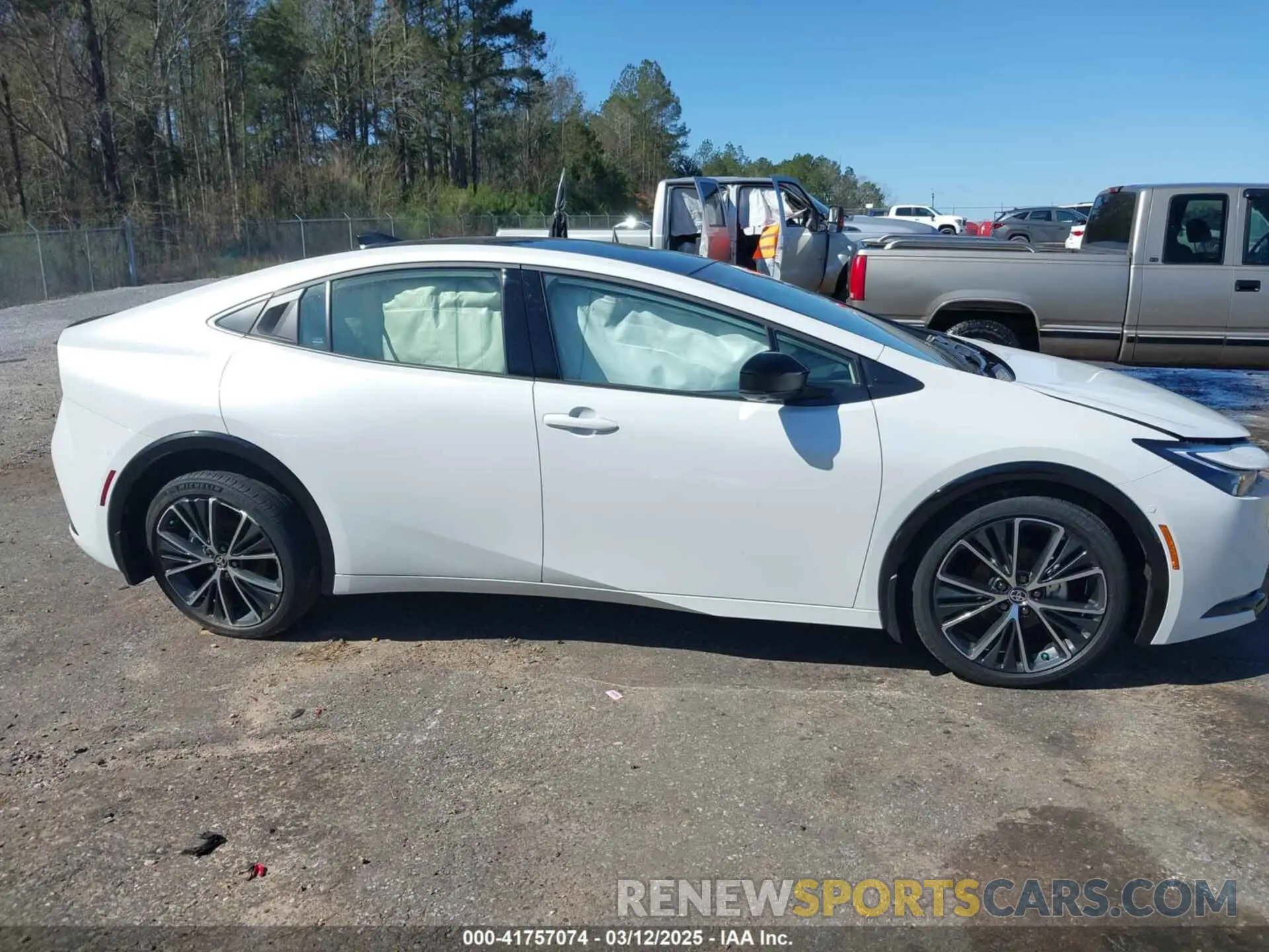 13 Фотография поврежденного автомобиля JTDACAAU6R3043434 TOYOTA PRIUS 2024