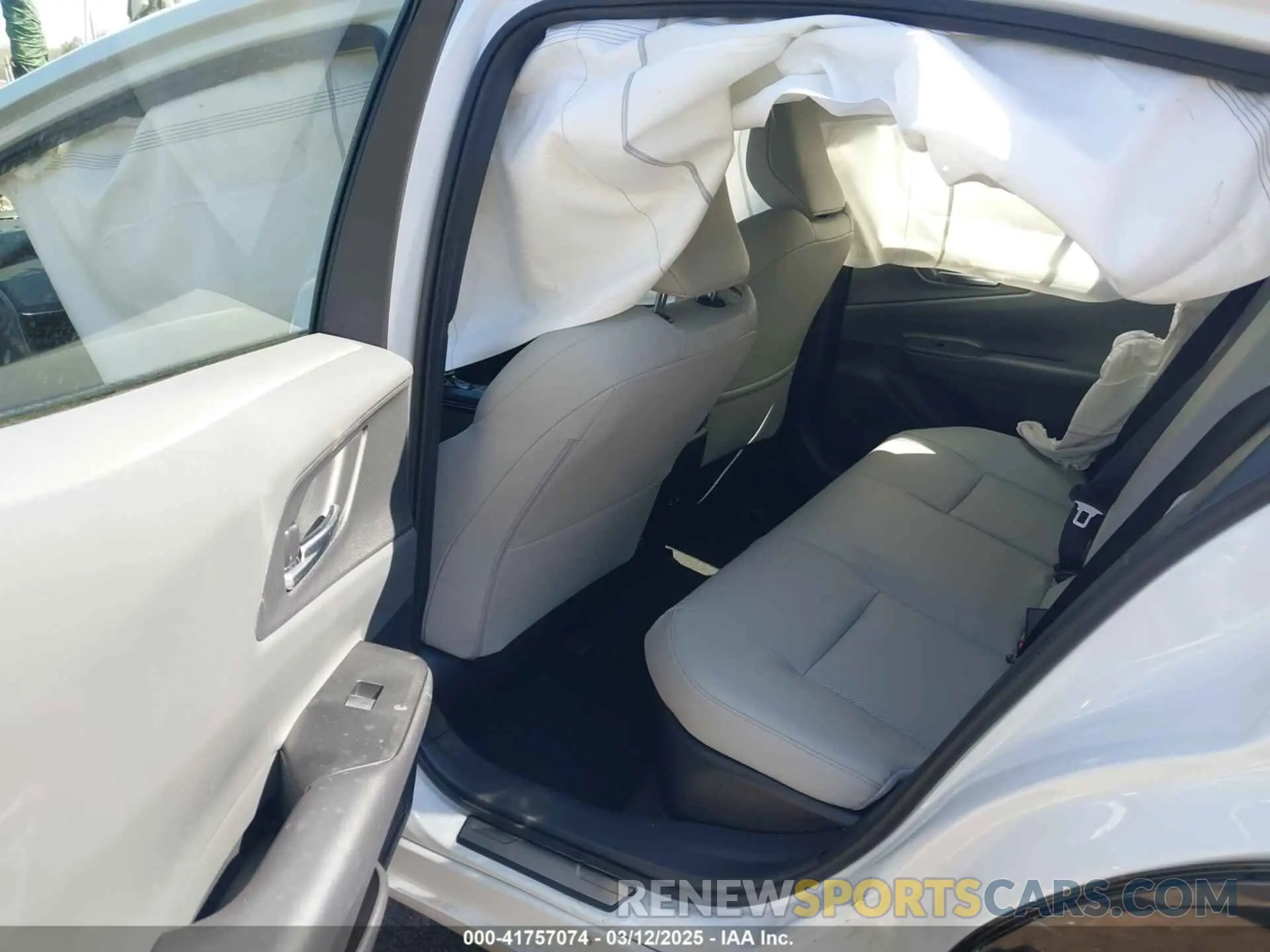 8 Фотография поврежденного автомобиля JTDACAAU6R3043434 TOYOTA PRIUS 2024