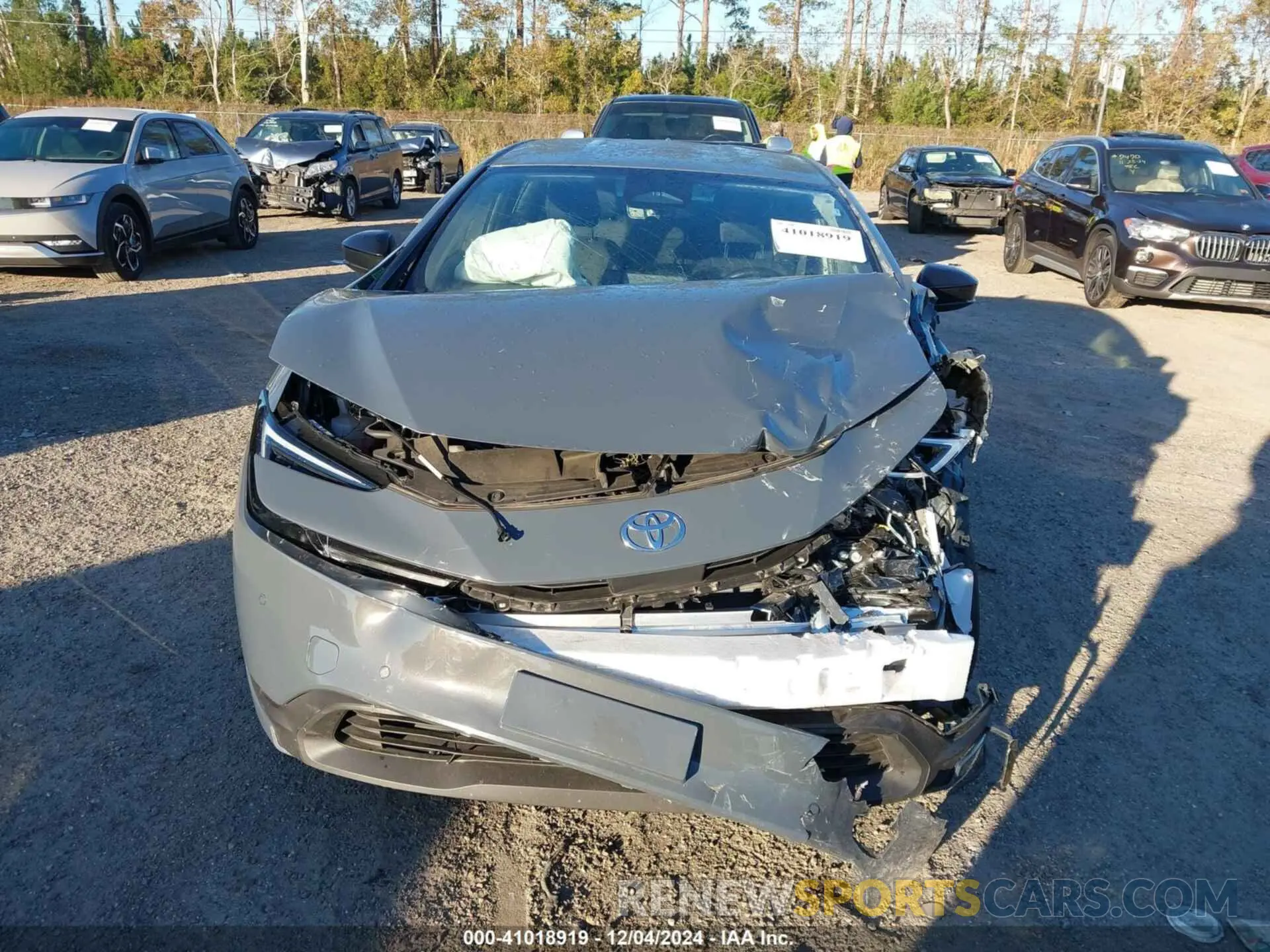12 Фотография поврежденного автомобиля JTDACAAU7R3022317 TOYOTA PRIUS 2024