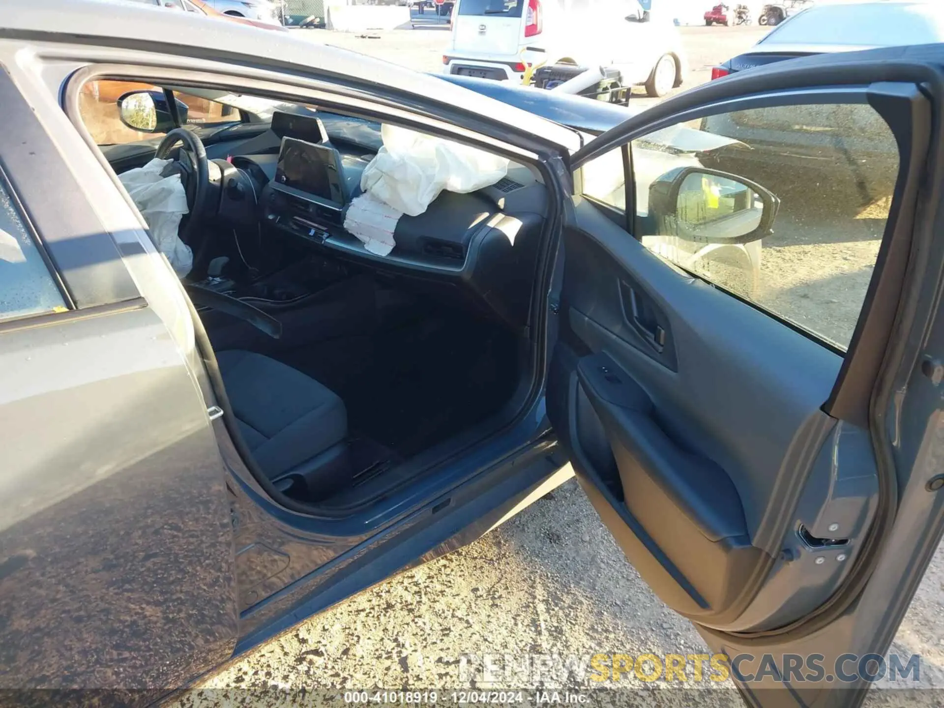 5 Фотография поврежденного автомобиля JTDACAAU7R3022317 TOYOTA PRIUS 2024