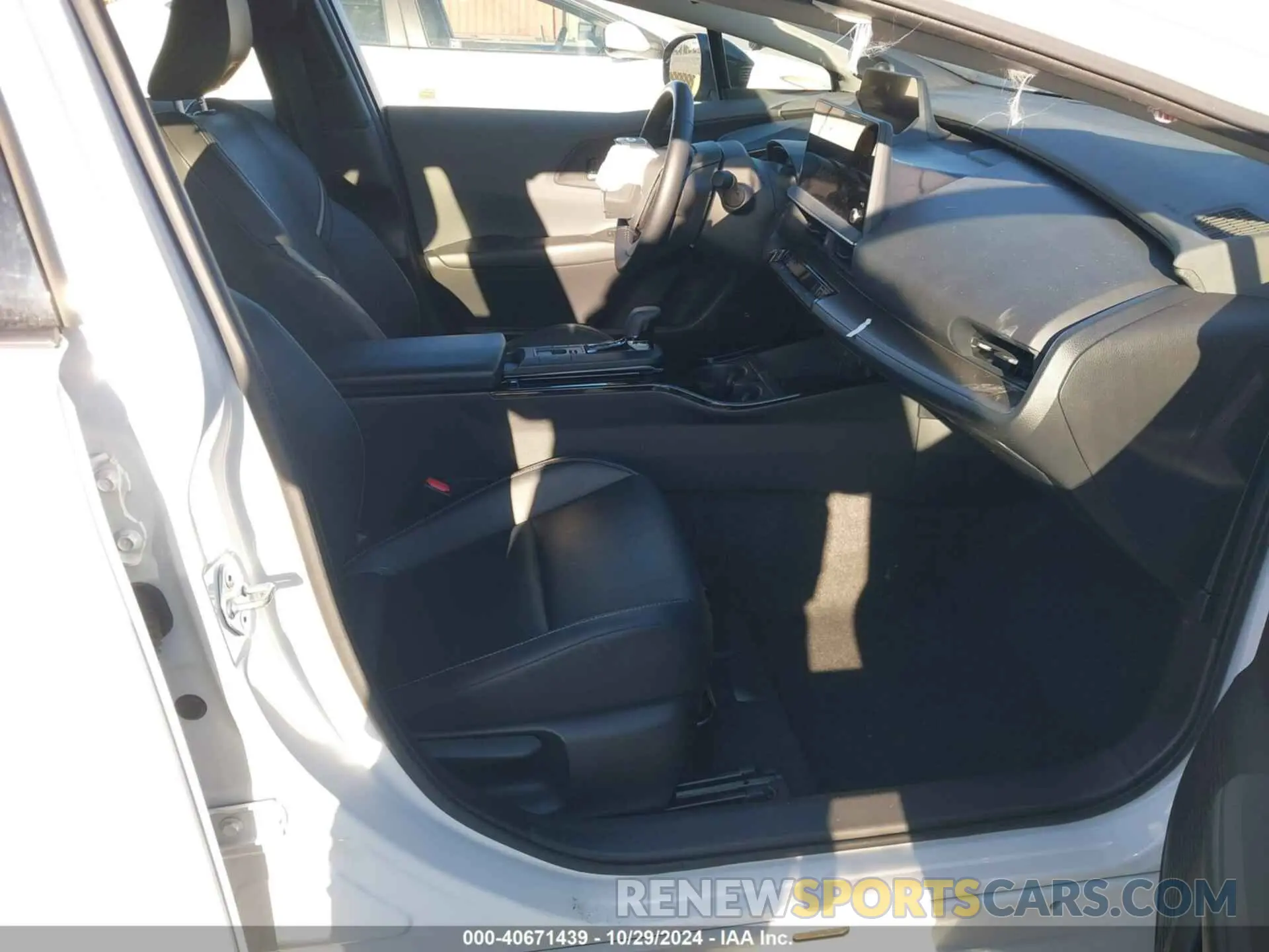 5 Photograph of a damaged car JTDACAAU8R3016249 TOYOTA PRIUS 2024