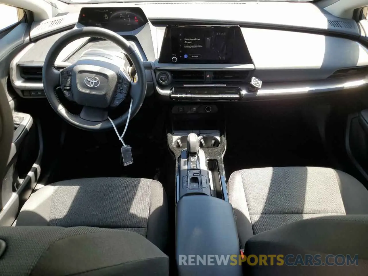 8 Фотография поврежденного автомобиля JTDACAAUXR3022408 TOYOTA PRIUS 2024