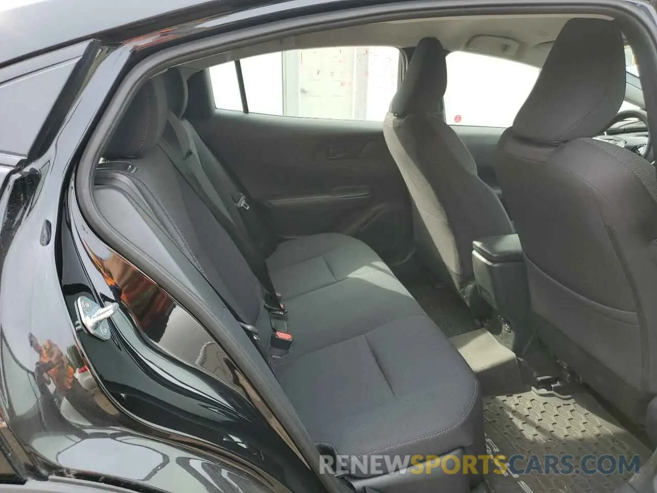 10 Фотография поврежденного автомобиля JTDACACU6R3019583 TOYOTA PRIUS 2024