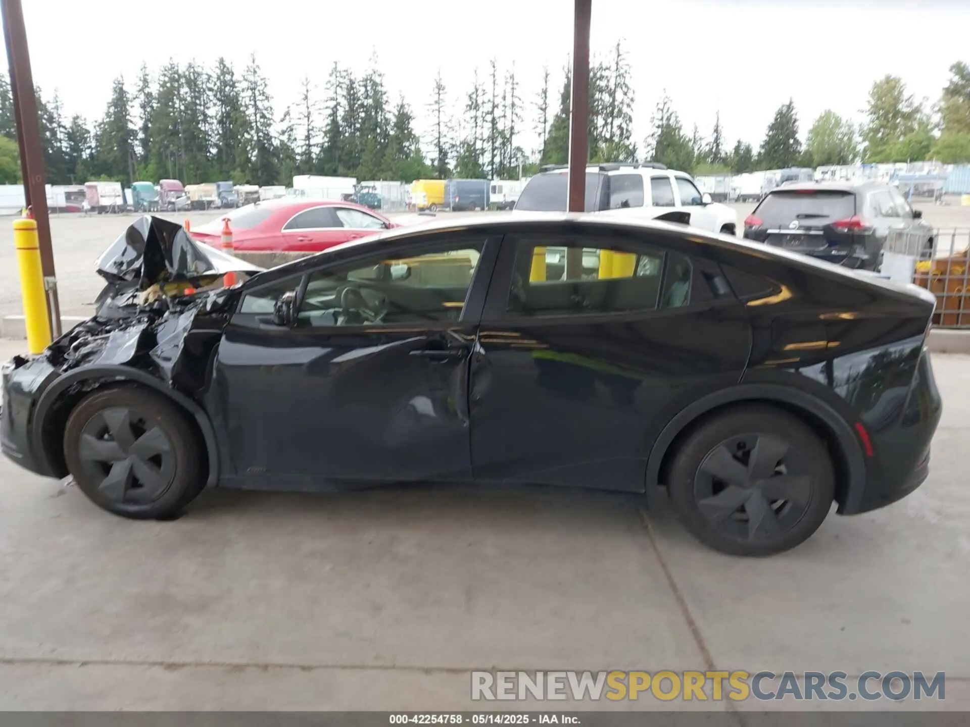 14 Photograph of a damaged car JTDADABU1R3019635 TOYOTA PRIUS 2024