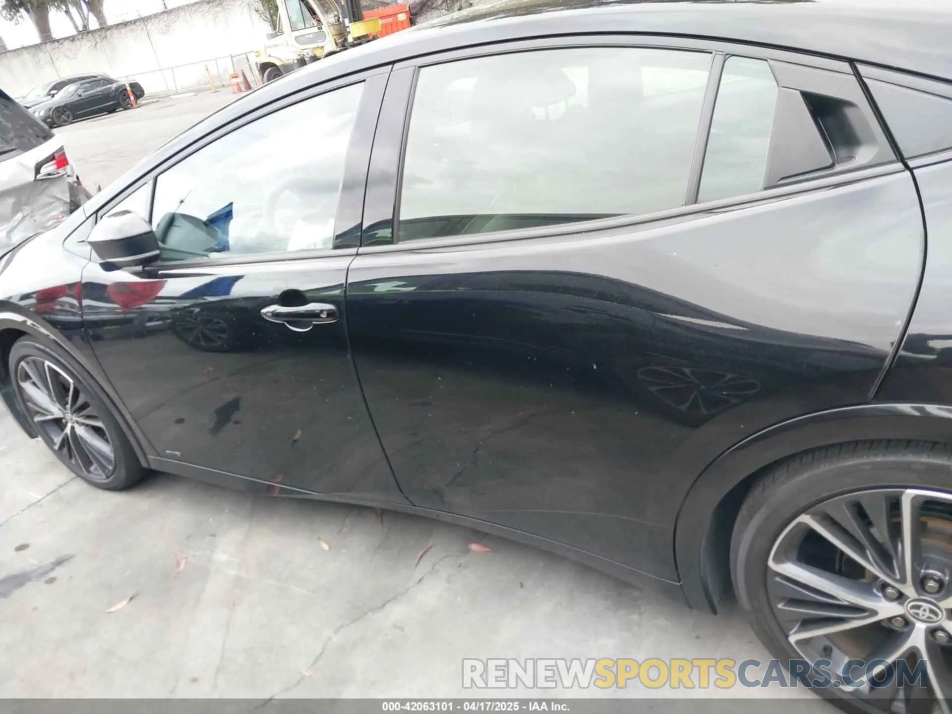 14 Фотография поврежденного автомобиля JTDADABU3R3015537 TOYOTA PRIUS 2024