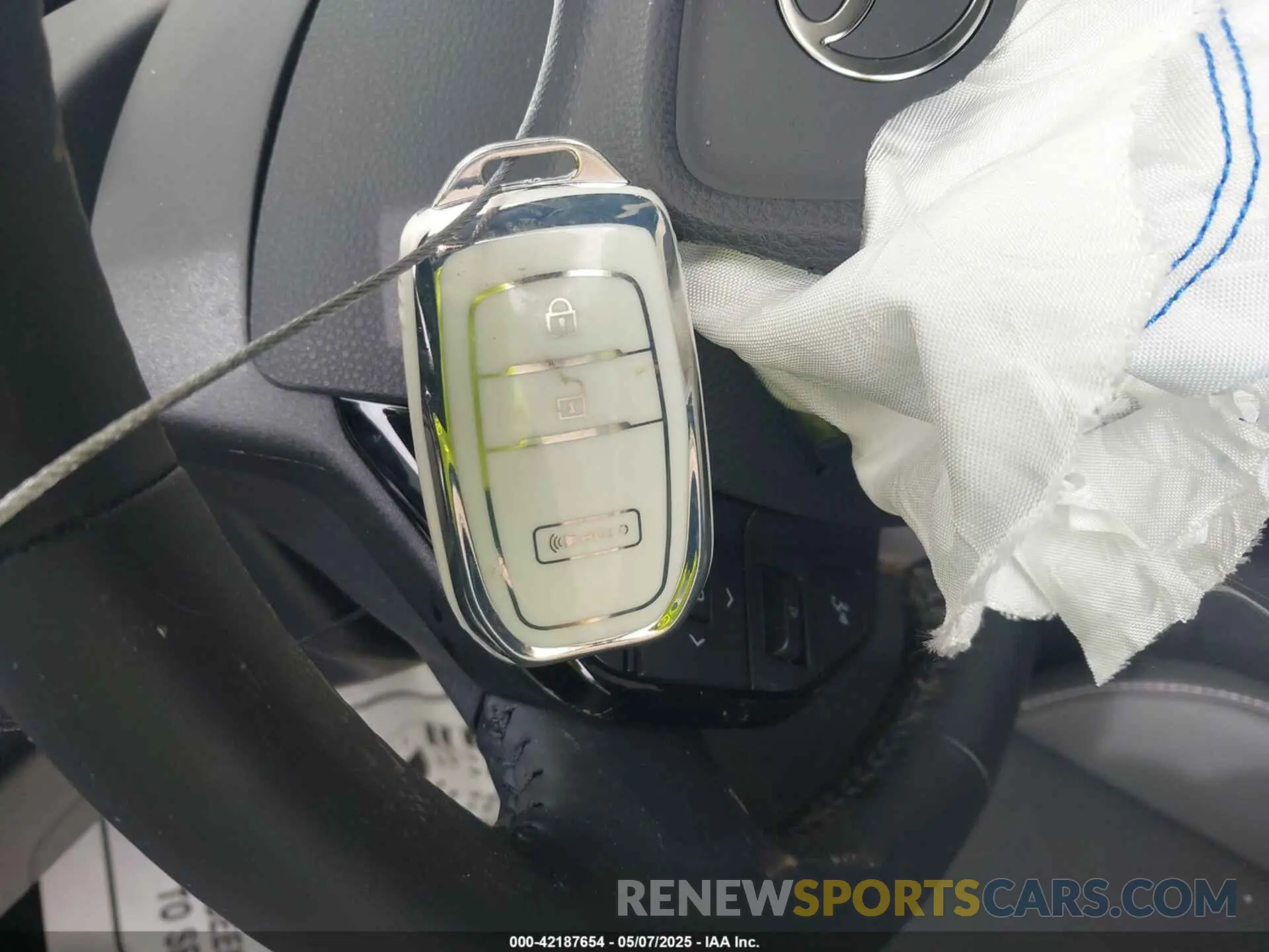 11 Photograph of a damaged car JTDADABU5R3023087 TOYOTA PRIUS 2024