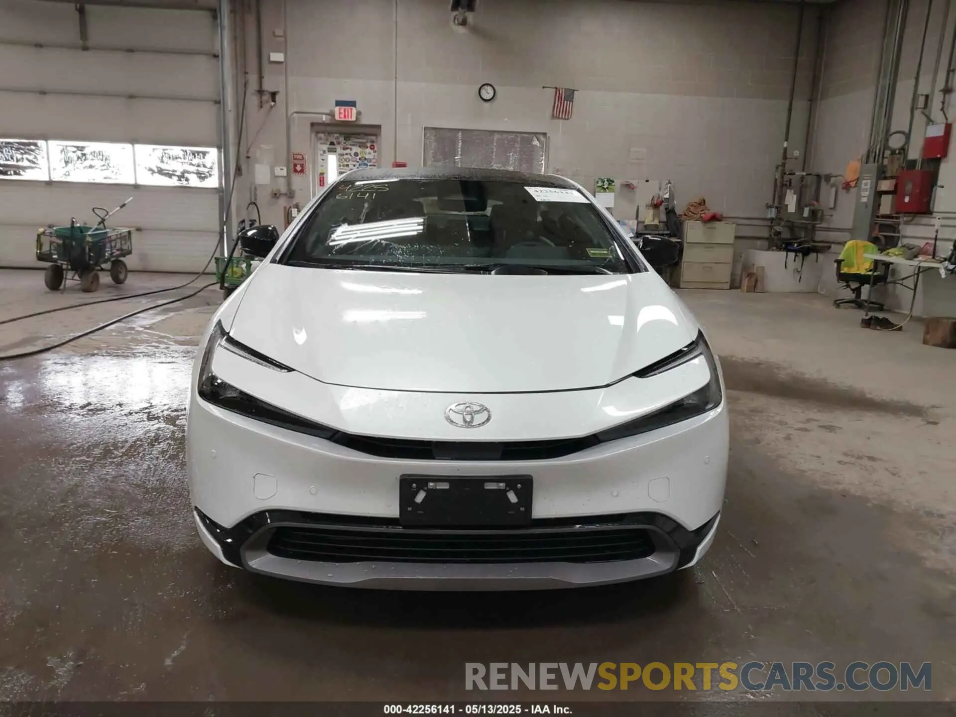 12 Фотография поврежденного автомобиля JTDADABU6R3024846 TOYOTA PRIUS 2024