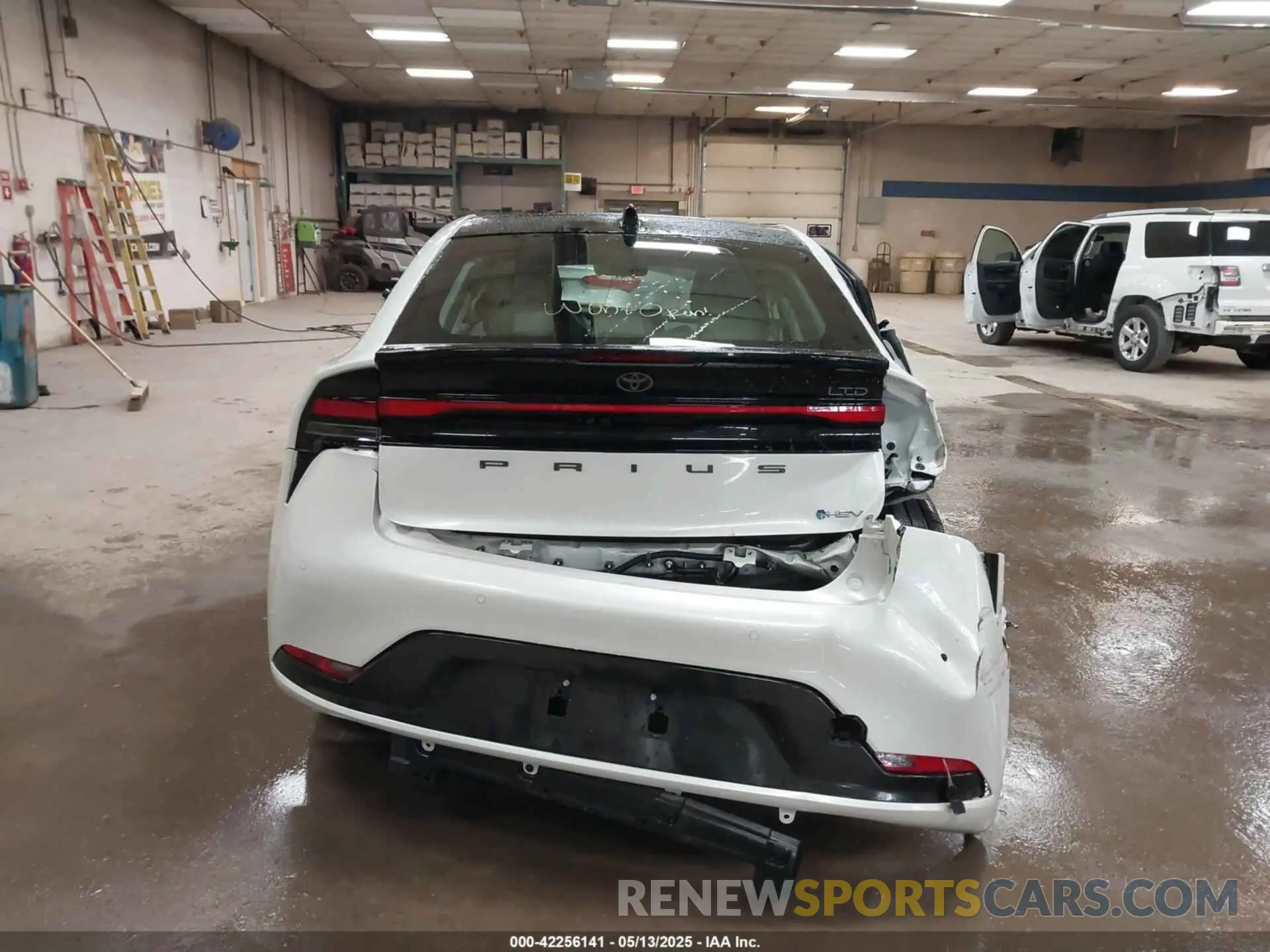 16 Фотография поврежденного автомобиля JTDADABU6R3024846 TOYOTA PRIUS 2024