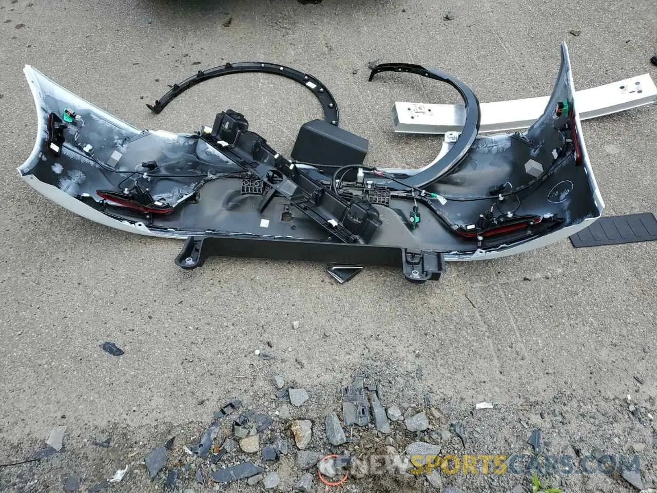 12 Photograph of a damaged car JTDADABU7R3018666 TOYOTA PRIUS 2024