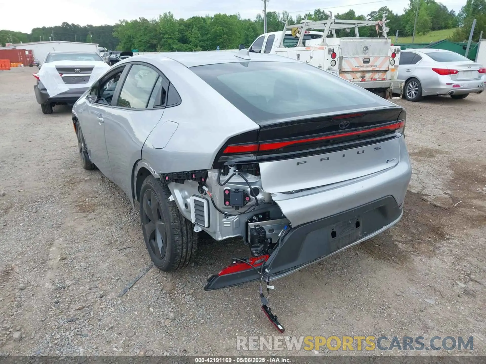 19 Photograph of a damaged car JTDACAAU1S3051396 TOYOTA PRIUS 2025