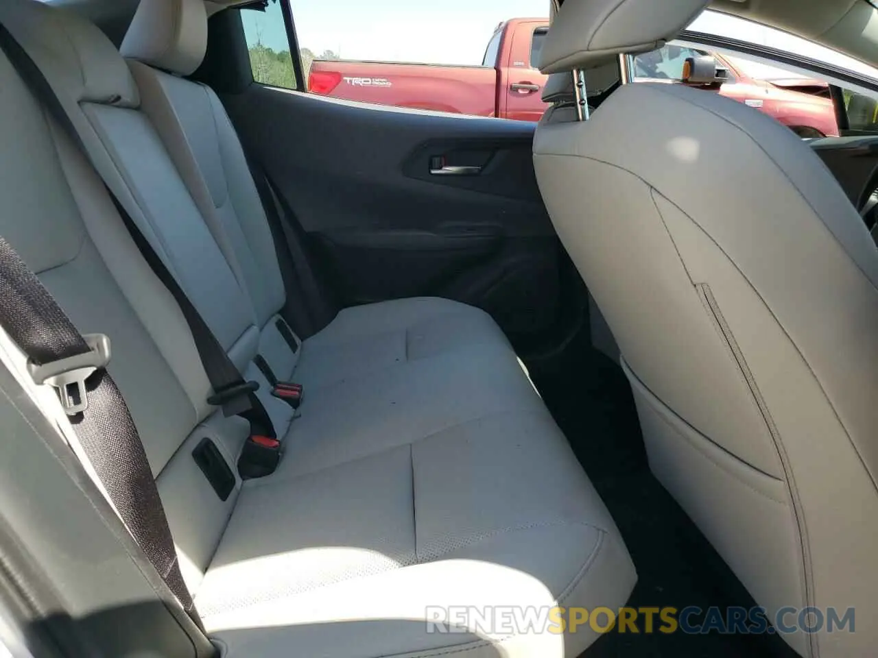 10 Фотография поврежденного автомобиля JTDACAAU6S3052107 TOYOTA PRIUS 2025