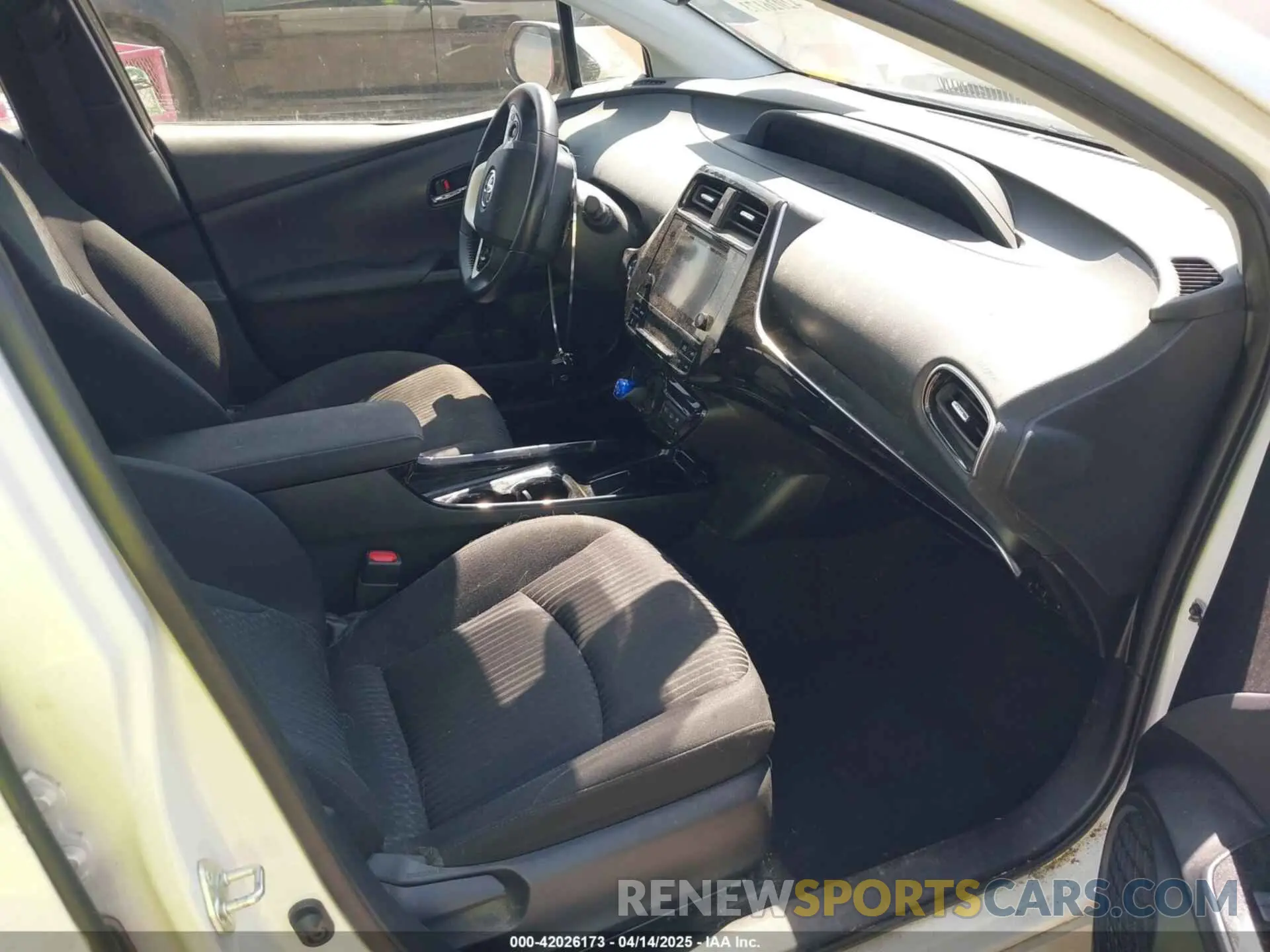5 Photograph of a damaged car JTDKARFP1K3116470 TOYOTA PRIUS PRIME 2019