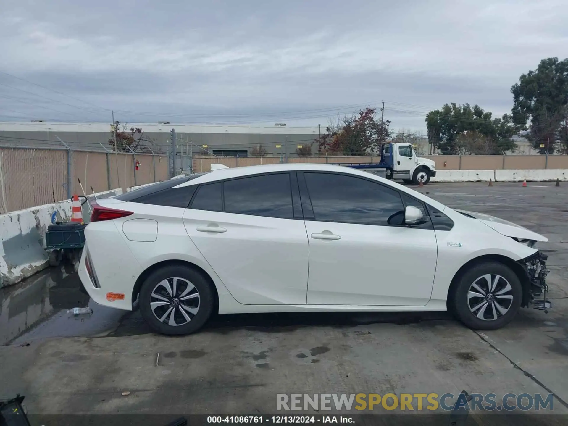 14 Фотография поврежденного автомобиля JTDKARFP5K3118819 TOYOTA PRIUS PRIME 2019