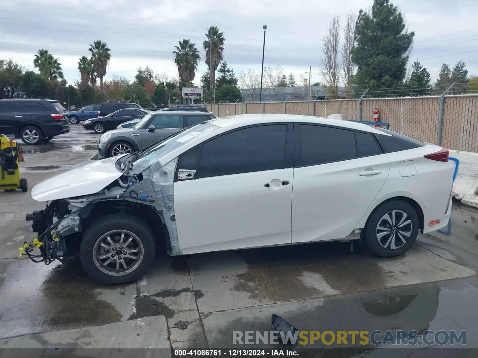 15 Фотография поврежденного автомобиля JTDKARFP5K3118819 TOYOTA PRIUS PRIME 2019