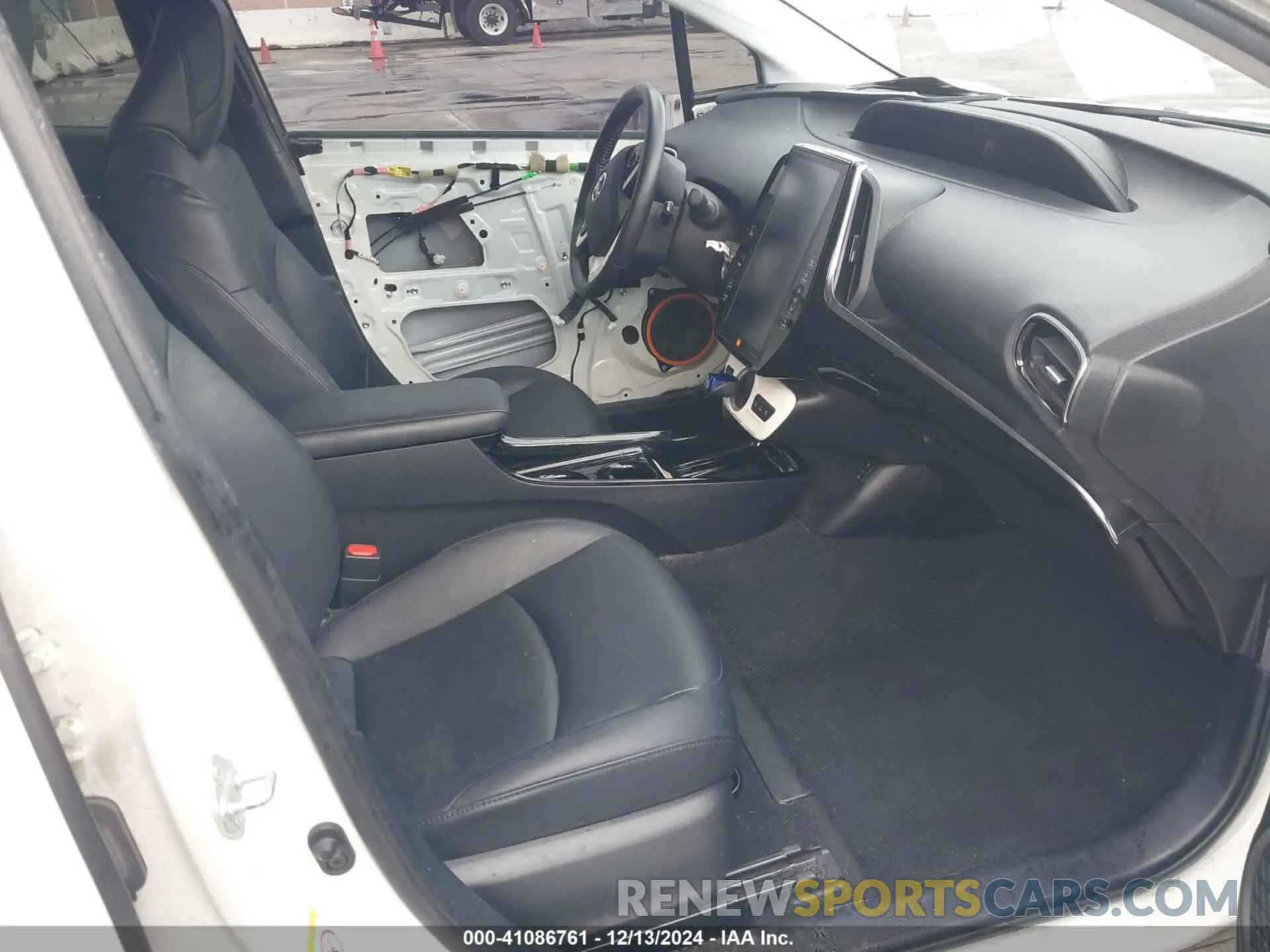 5 Фотография поврежденного автомобиля JTDKARFP5K3118819 TOYOTA PRIUS PRIME 2019