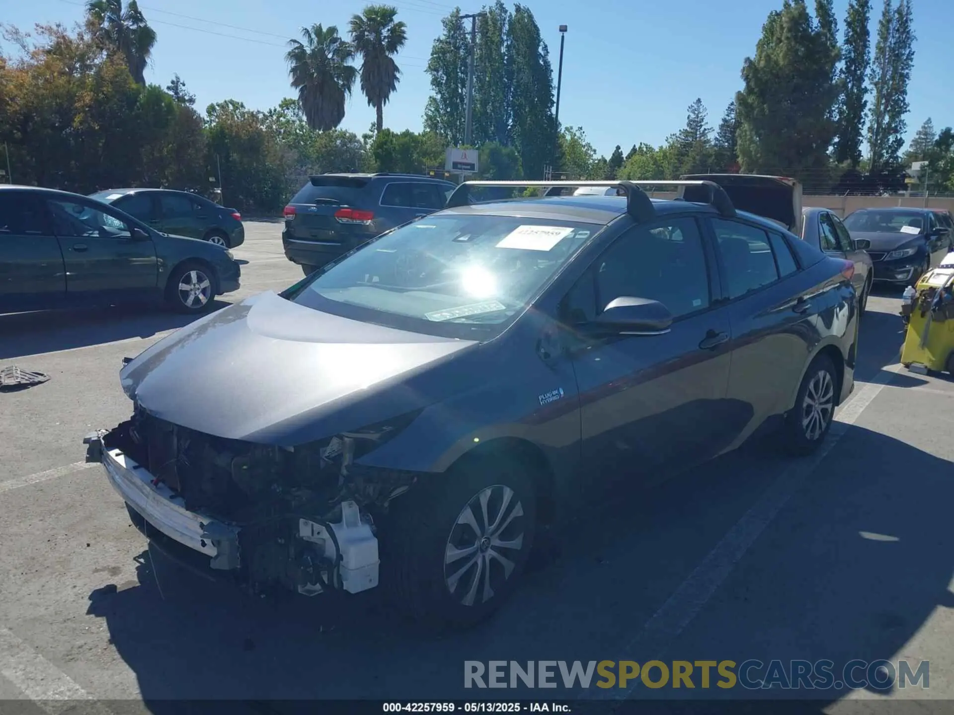 6 Фотография поврежденного автомобиля JTDKARFP3L3137824 TOYOTA PRIUS PRIME 2020