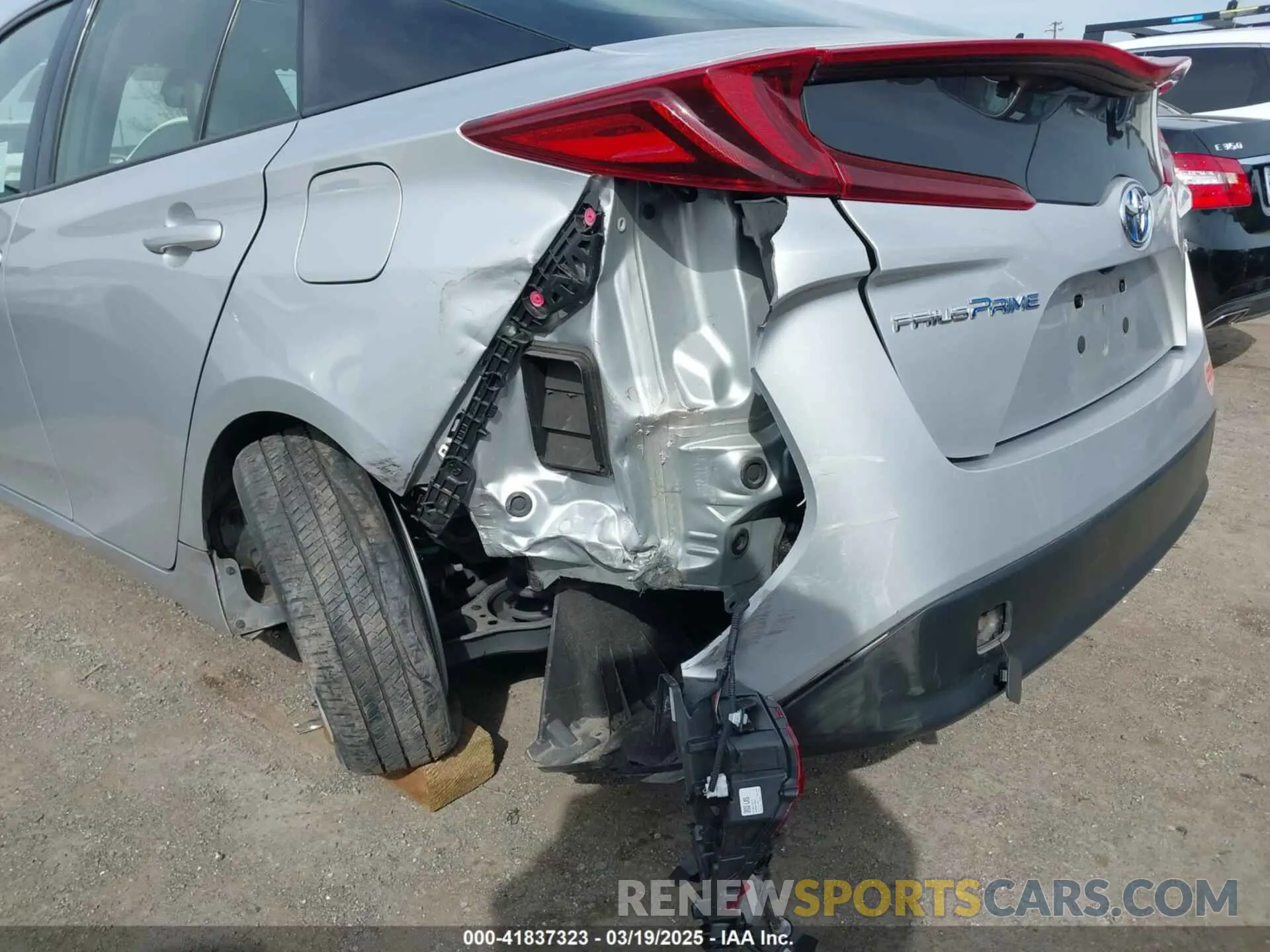 6 Photograph of a damaged car JTDKARFP3L3148922 TOYOTA PRIUS PRIME 2020