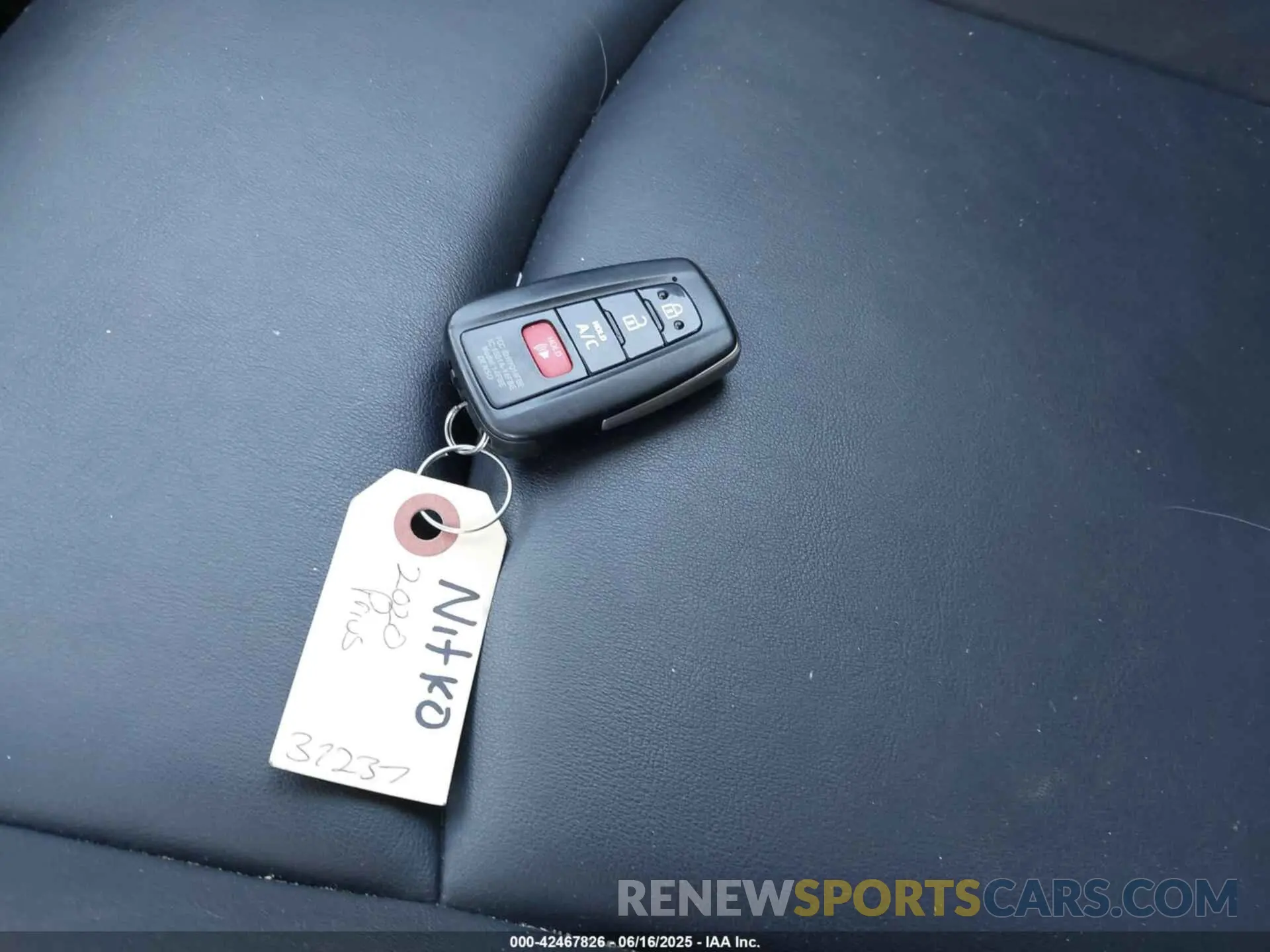 11 Фотография поврежденного автомобиля JTDKARFP3L3156910 TOYOTA PRIUS PRIME 2020