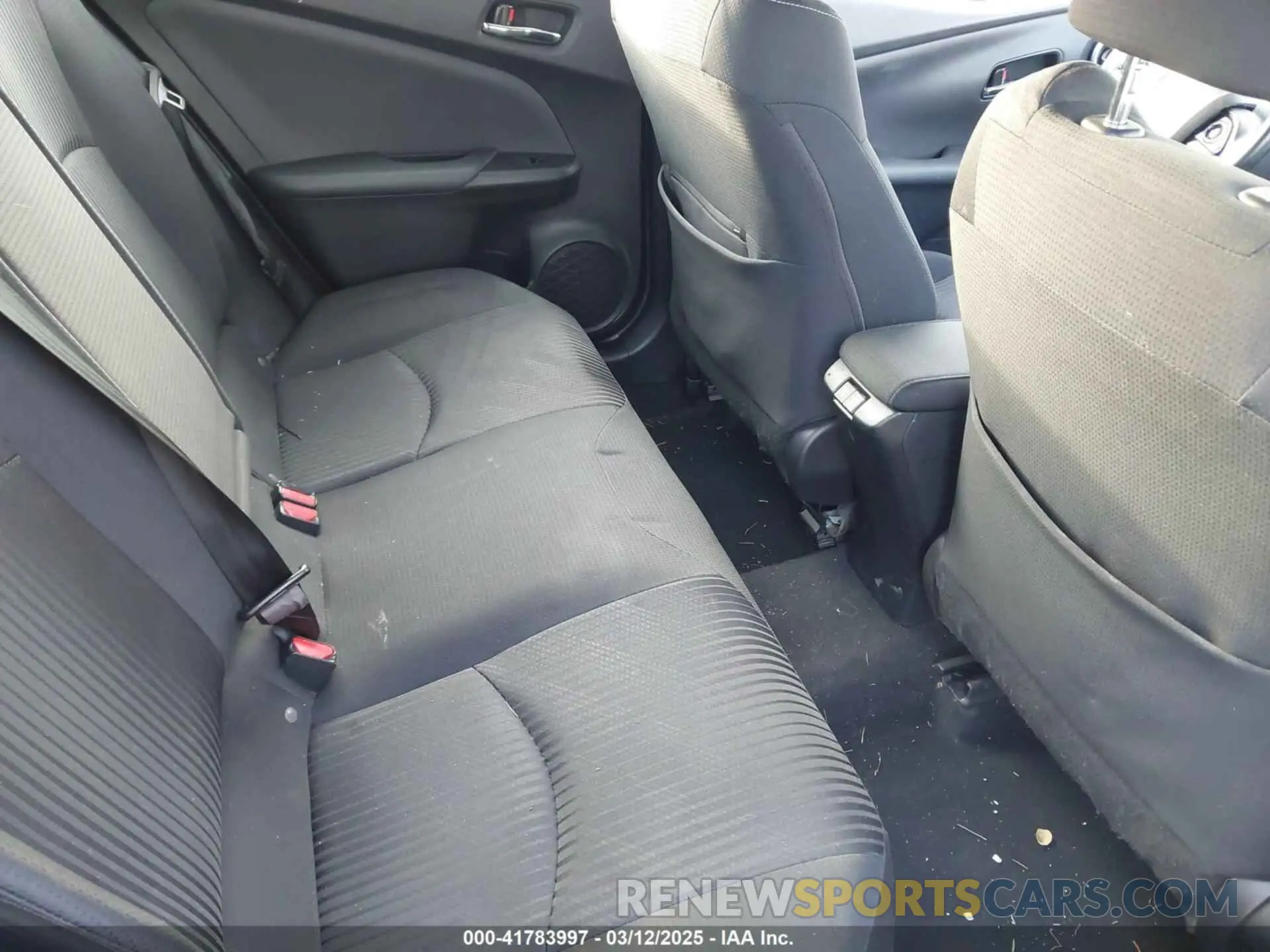 8 Photograph of a damaged car JTDKARFP3L3159564 TOYOTA PRIUS PRIME 2020