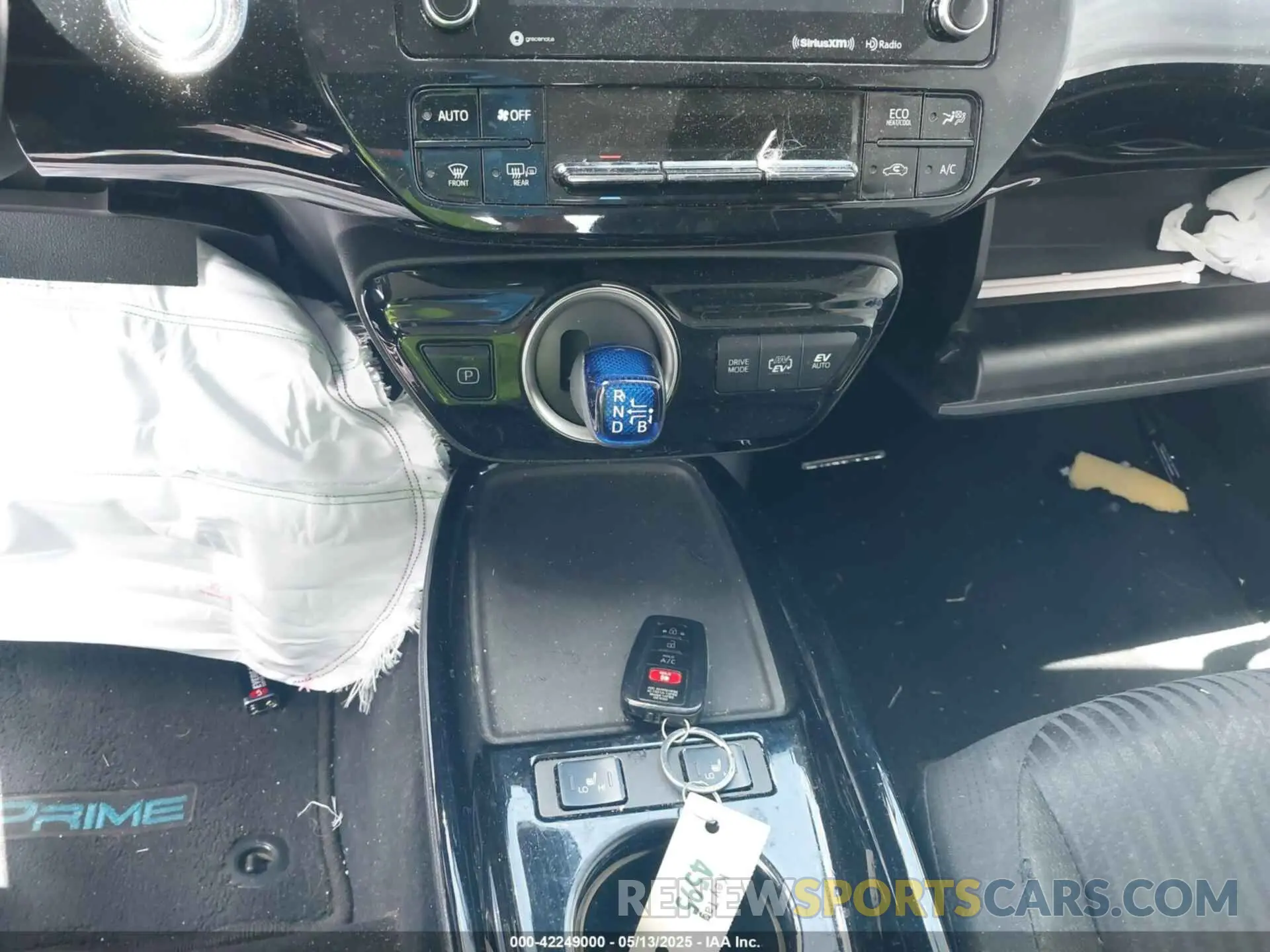 11 Photograph of a damaged car JTDKARFP5L3134696 TOYOTA PRIUS PRIME 2020