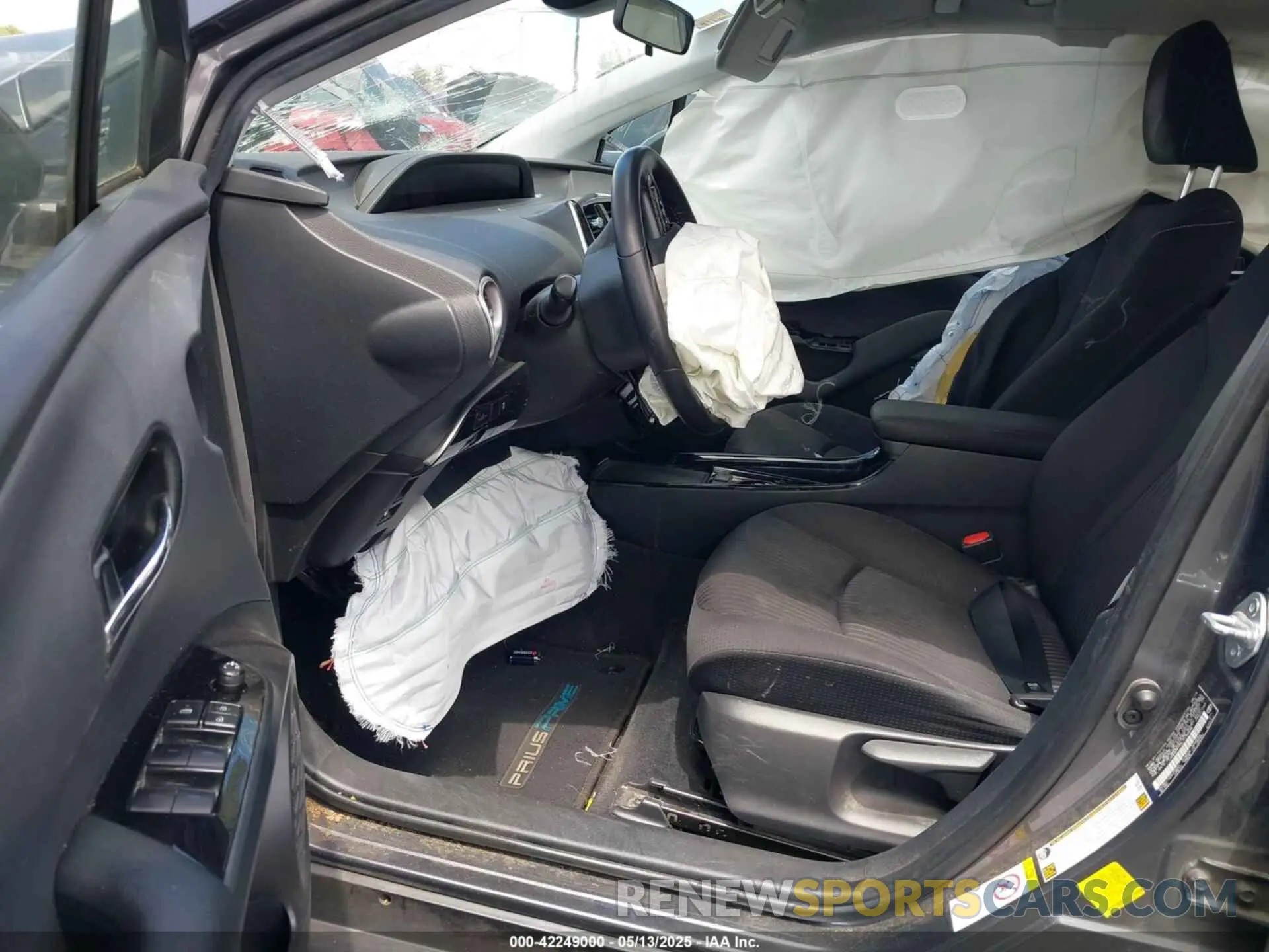 5 Photograph of a damaged car JTDKARFP5L3134696 TOYOTA PRIUS PRIME 2020
