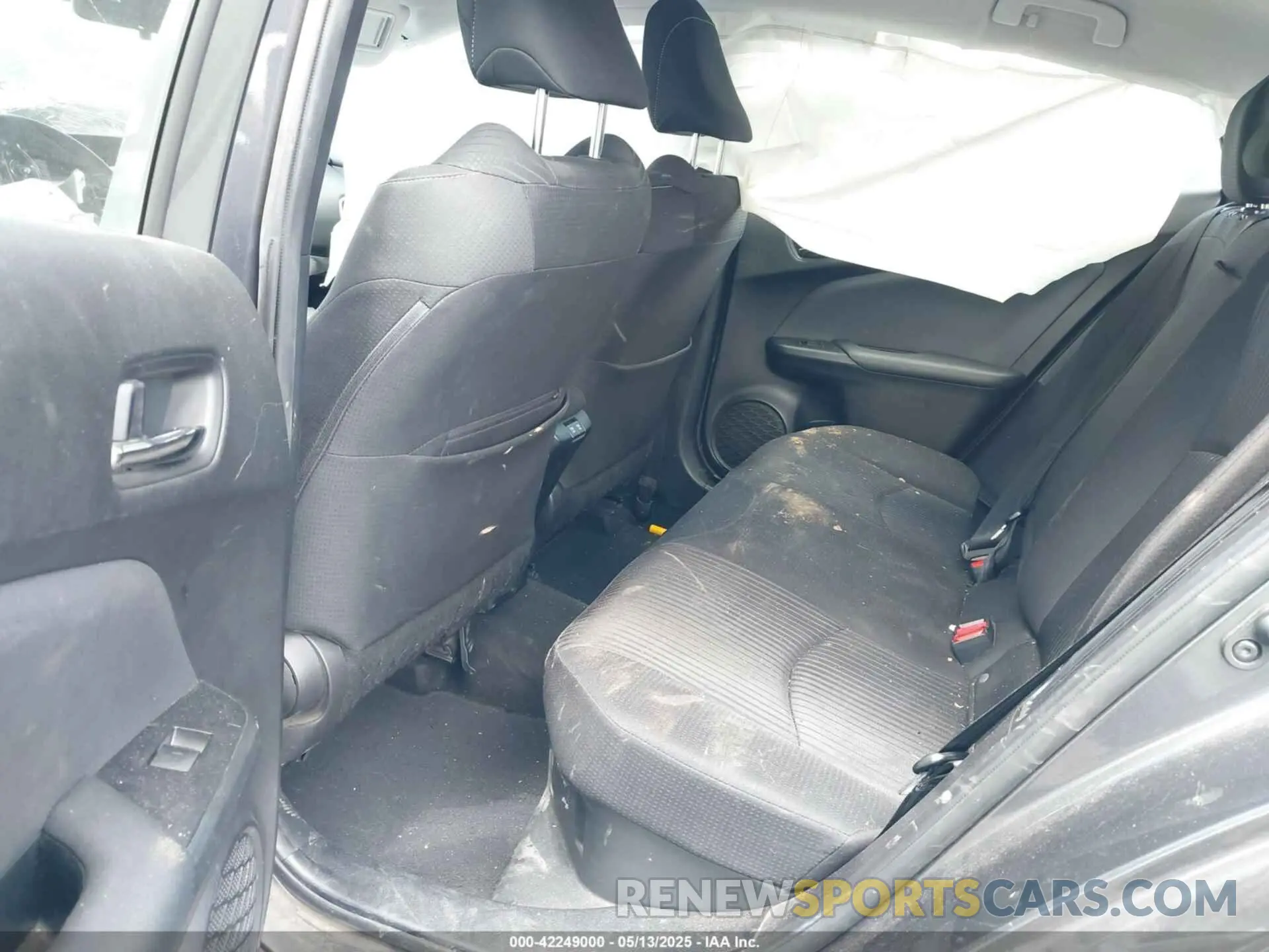 8 Photograph of a damaged car JTDKARFP5L3134696 TOYOTA PRIUS PRIME 2020