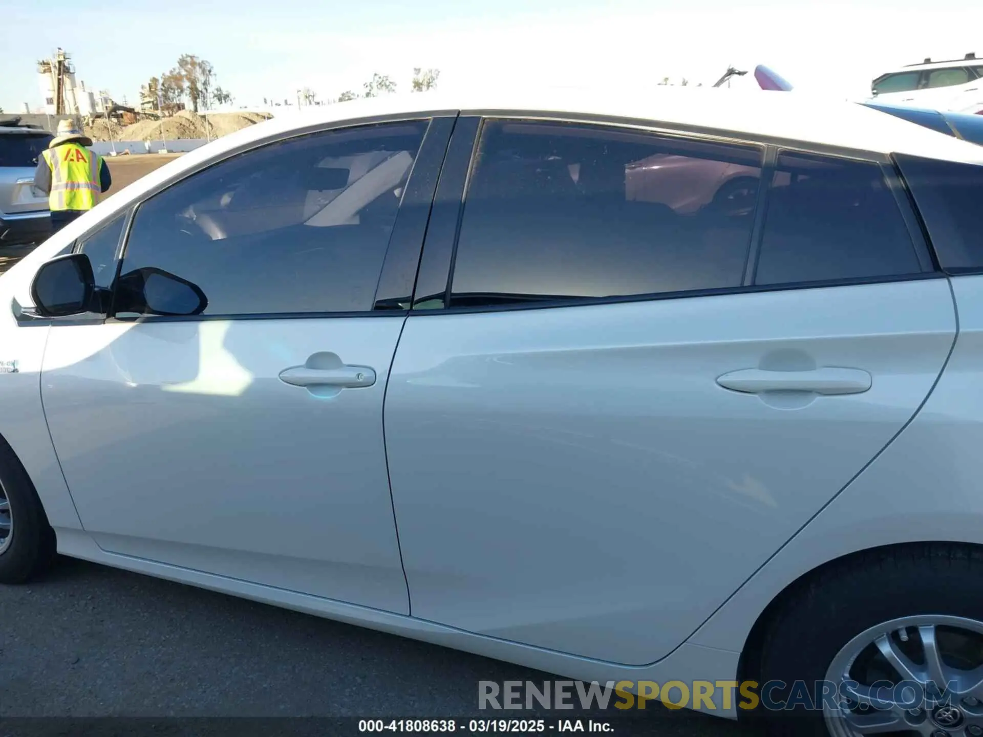 14 Фотография поврежденного автомобиля JTDKARFP5L3145861 TOYOTA PRIUS PRIME 2020