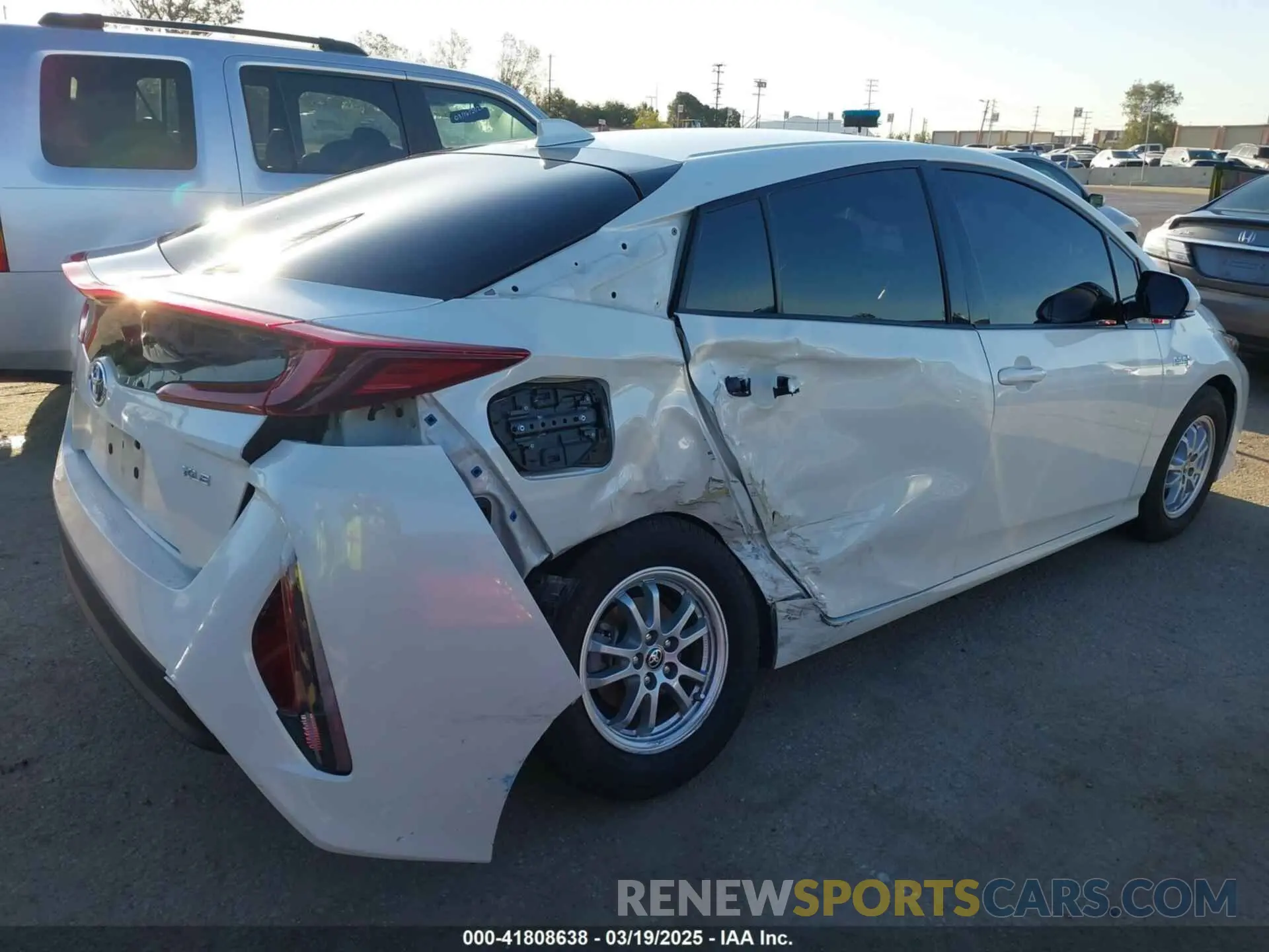4 Фотография поврежденного автомобиля JTDKARFP5L3145861 TOYOTA PRIUS PRIME 2020