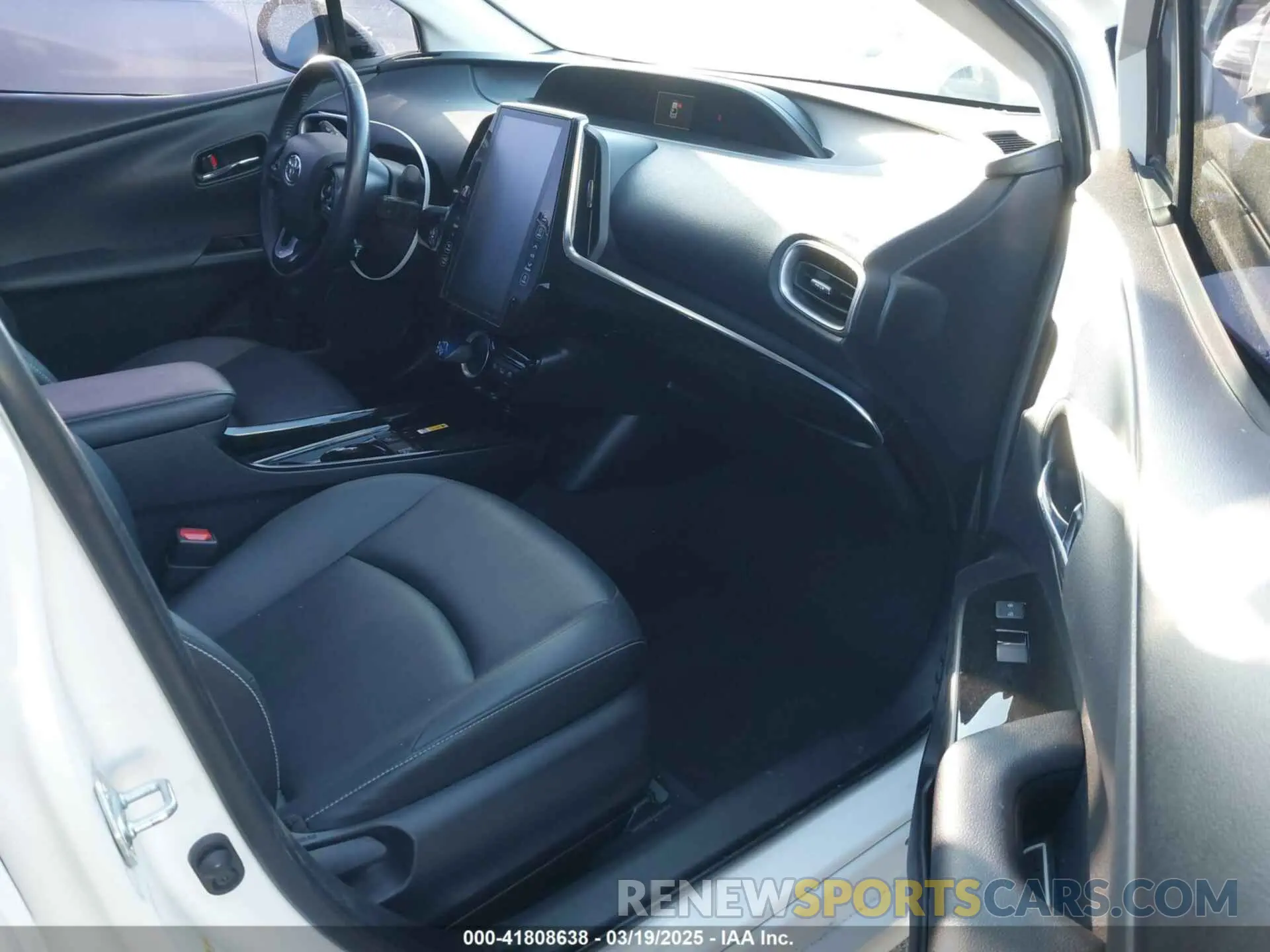 5 Фотография поврежденного автомобиля JTDKARFP5L3145861 TOYOTA PRIUS PRIME 2020